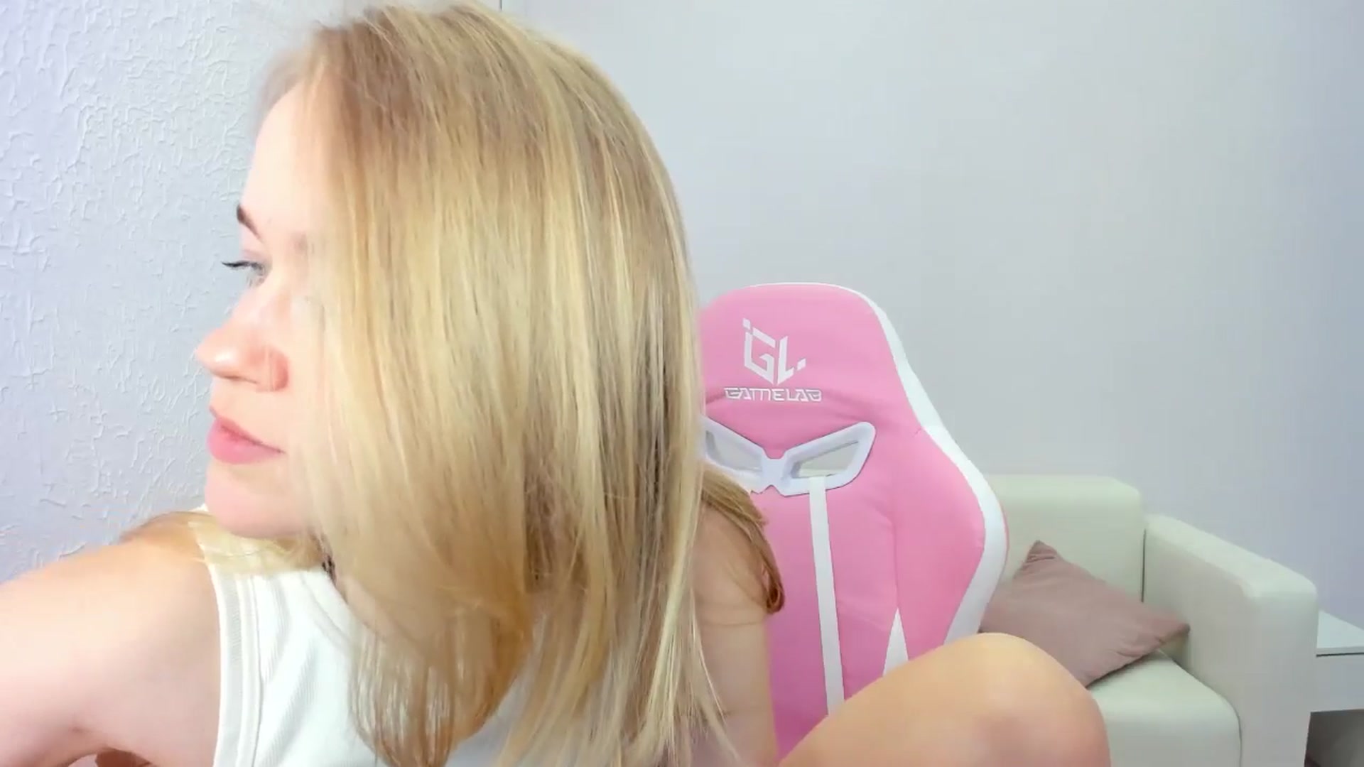 Gallery image thumbnail from Angel_Kristy's myfreecams stream on, 05/08/2025, 05:19 image 9 of 20