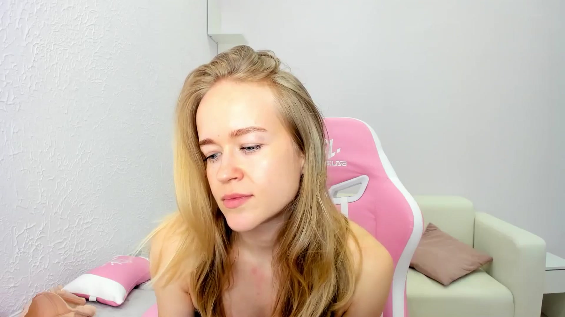 Gallery image thumbnail from Angel_Kristy's myfreecams stream on, 05/08/2025, 05:19 image 4 of 20
