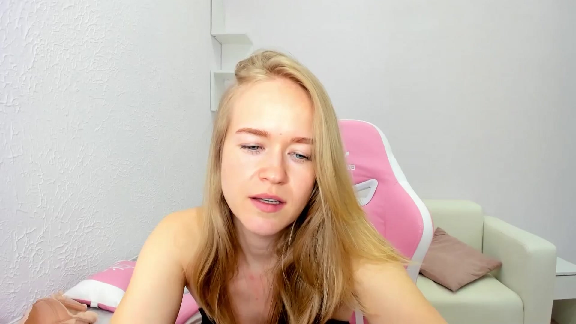 Gallery image thumbnail from Angel_Kristy's myfreecams stream on, 05/08/2025, 05:19 image 5 of 20