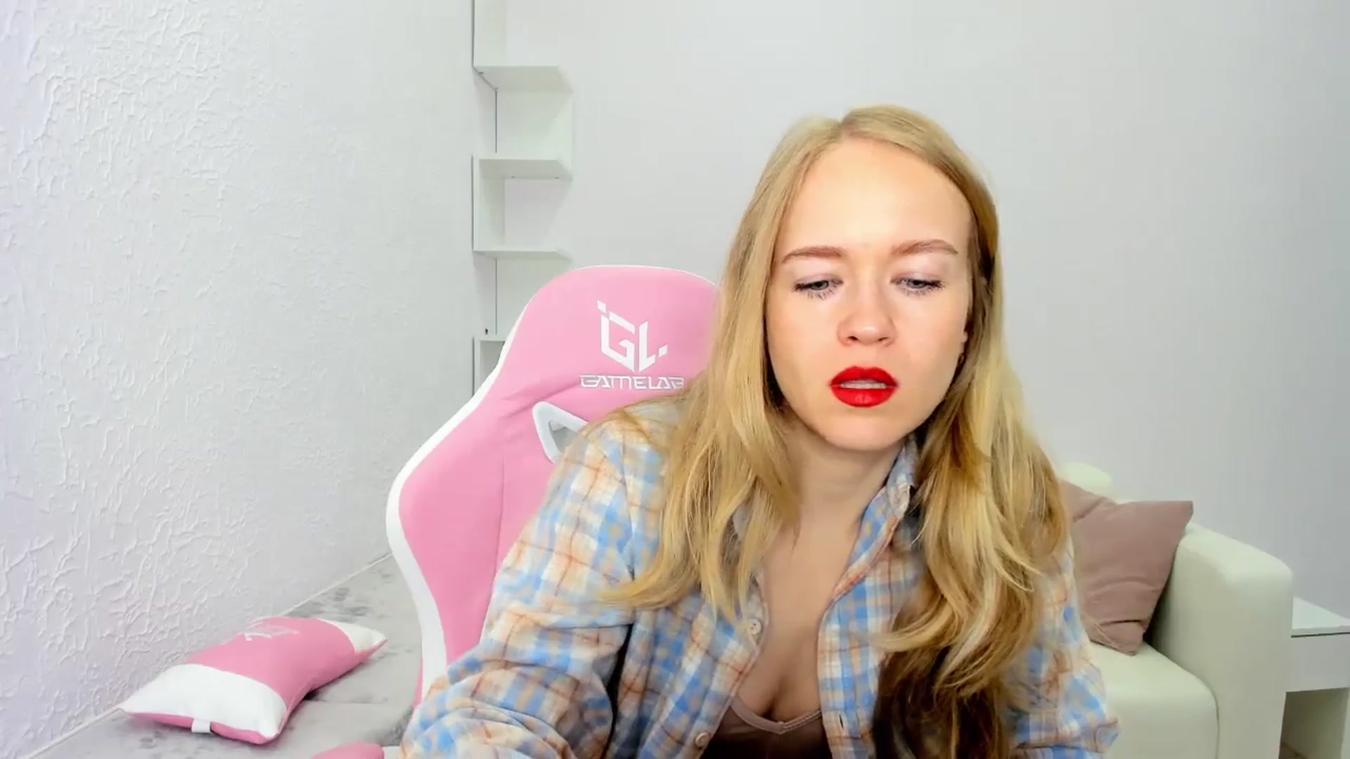 Gallery image thumbnail from Angel_Kristy's myfreecams stream on, 05/12/2025, 01:32 image 11 of 20