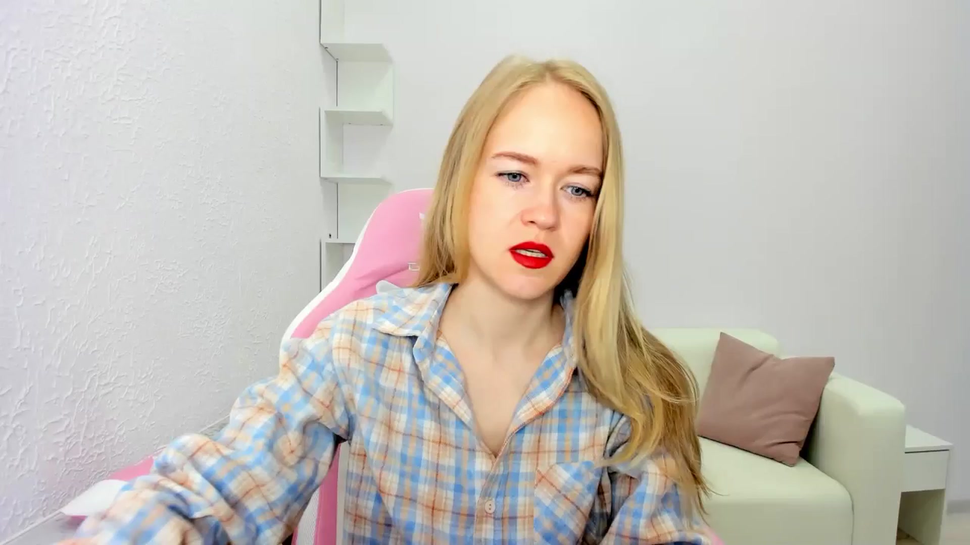 Gallery image thumbnail from Angel_Kristy's myfreecams stream on, 05/12/2025, 01:32 image 1 of 20