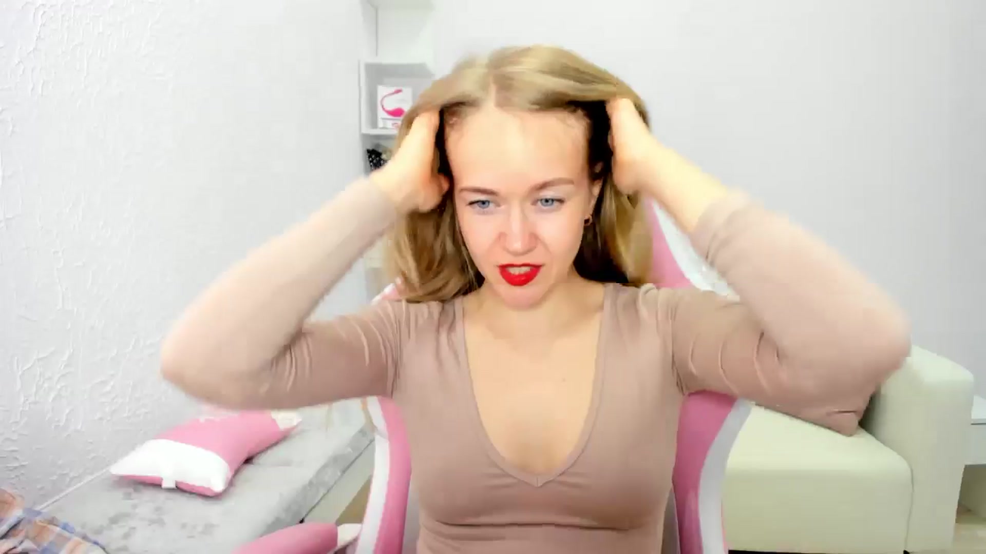 Gallery image thumbnail from Angel_Kristy's myfreecams stream on, 05/12/2025, 03:55 image 11 of 20