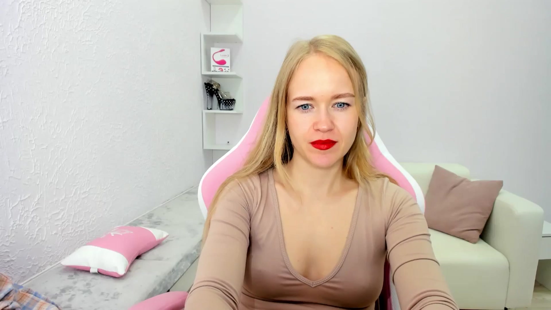 Gallery image thumbnail from Angel_Kristy's myfreecams stream on, 05/12/2025, 03:55 image 10 of 20