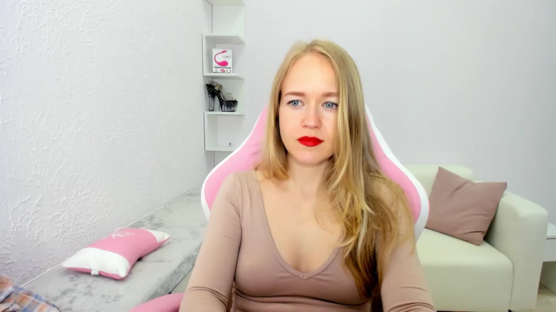 Gallery image thumbnail from Angel_Kristy's myfreecams stream on, 05/12/2025, 03:55 image 15 of 20