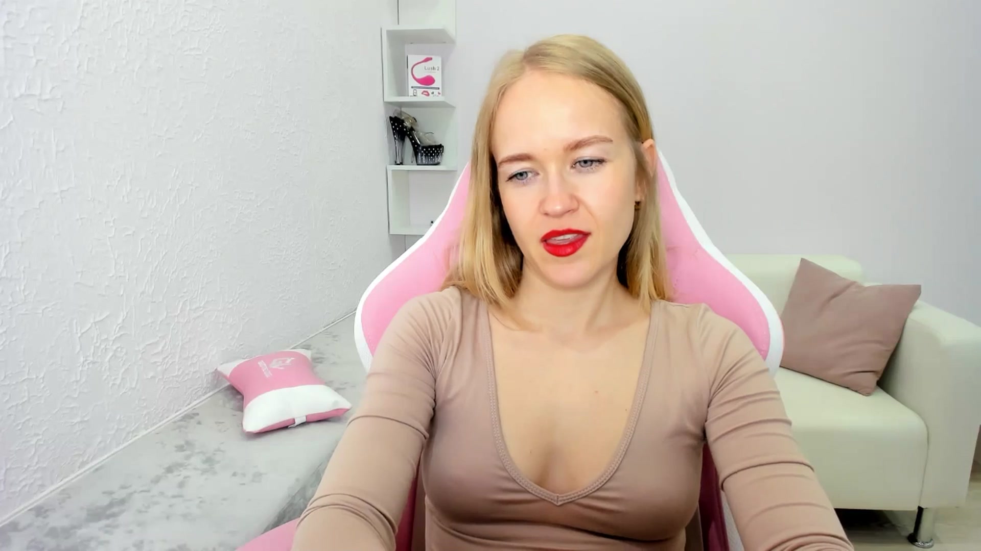 Gallery image thumbnail from Angel_Kristy's myfreecams stream on, 05/12/2025, 05:04 image 19 of 20