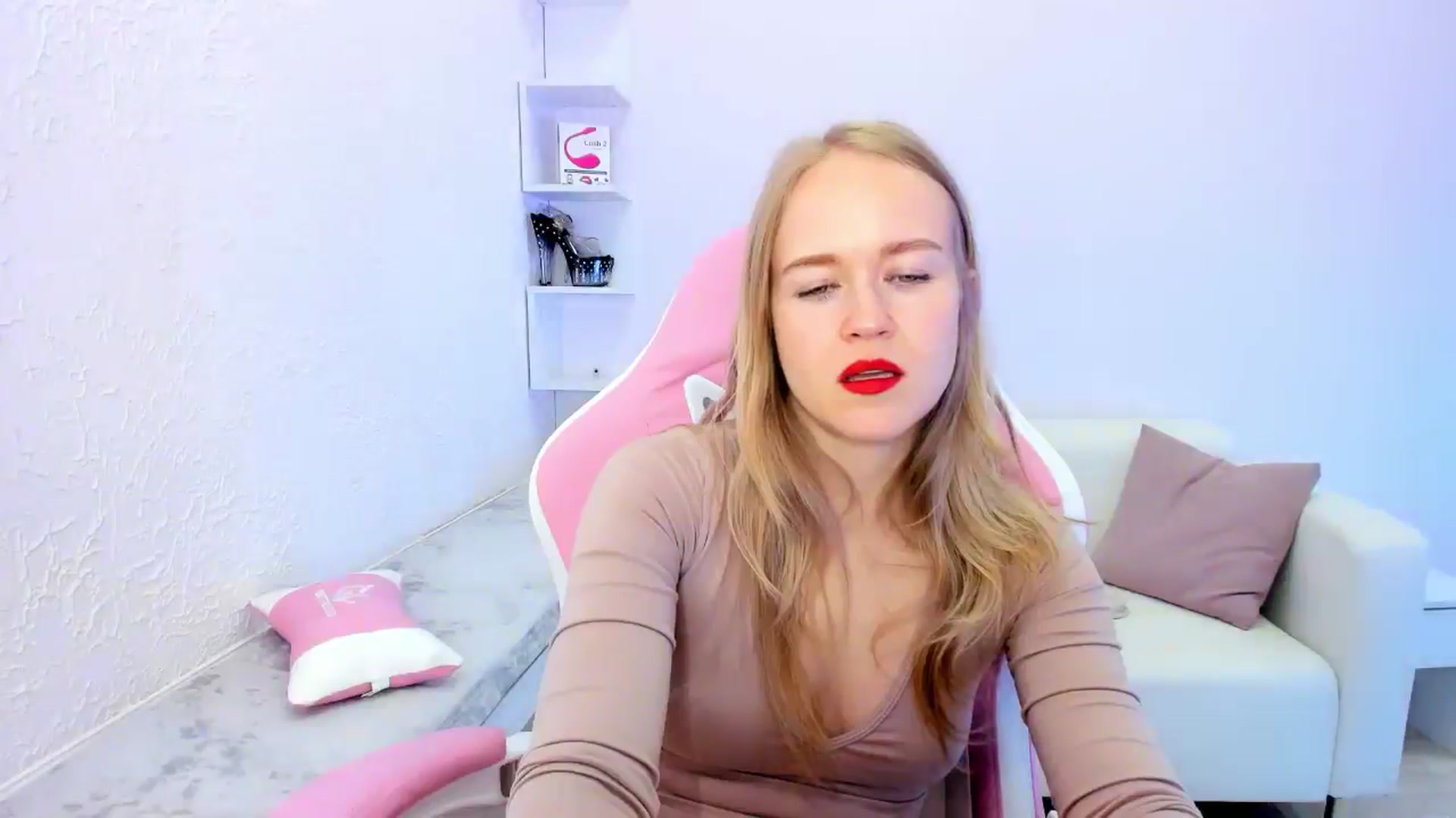 Gallery image thumbnail from Angel_Kristy's myfreecams stream on, 05/12/2025, 05:04 image 14 of 20