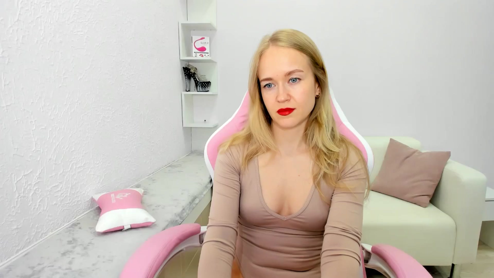 Gallery image thumbnail from Angel_Kristy's myfreecams stream on, 05/12/2025, 06:53 image 10 of 20