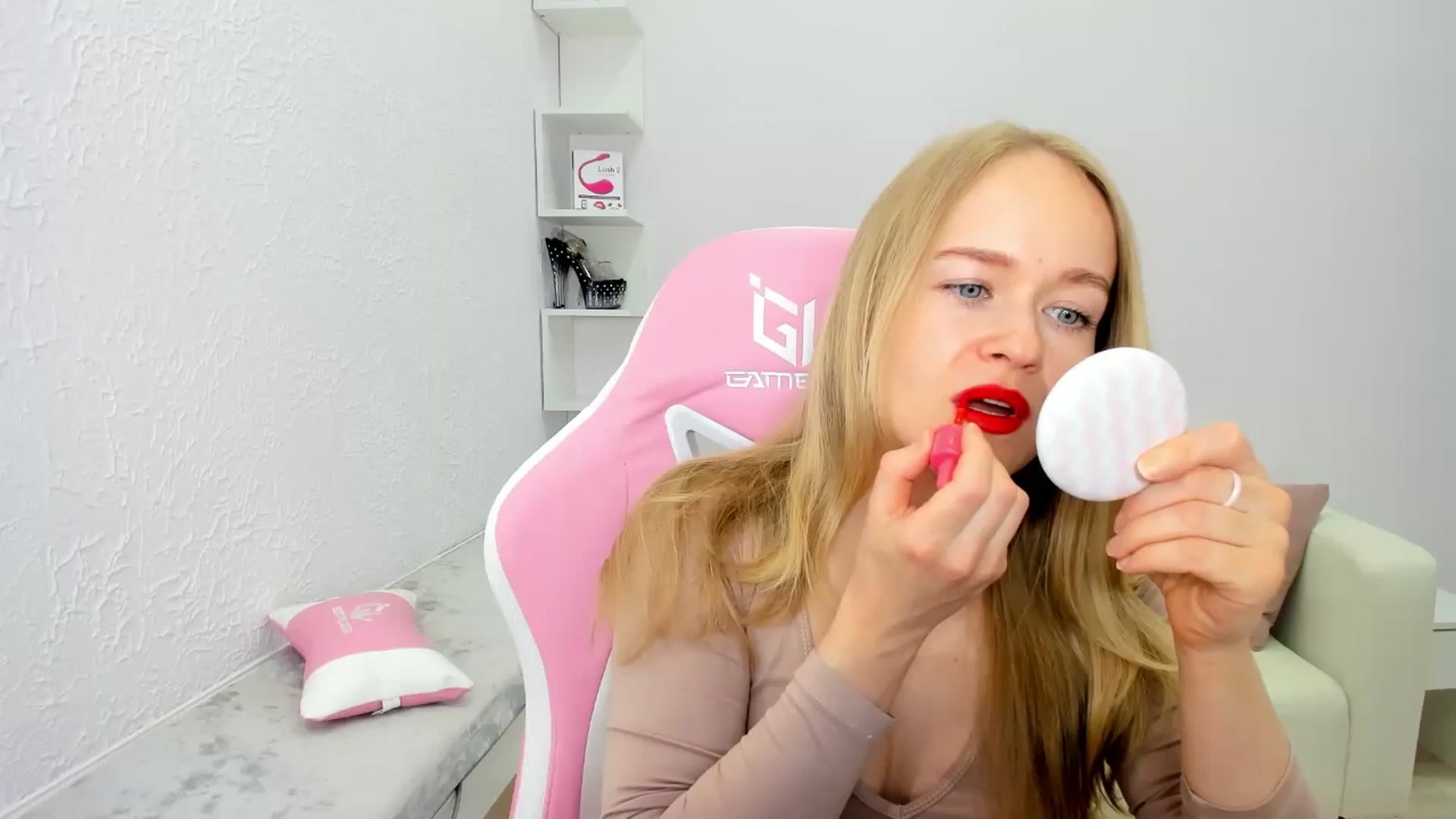 Gallery image thumbnail from Angel_Kristy's myfreecams stream on, 05/12/2025, 06:53 image 1 of 20