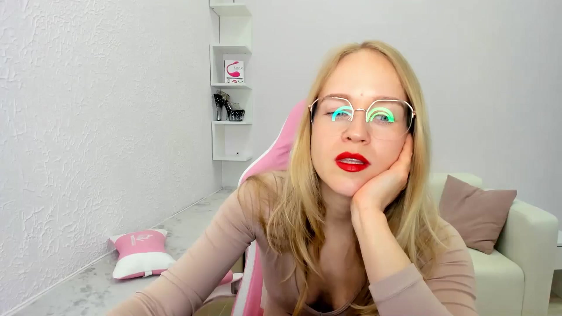 Gallery image thumbnail from Angel_Kristy's myfreecams stream on, 05/12/2025, 06:53 image 14 of 20