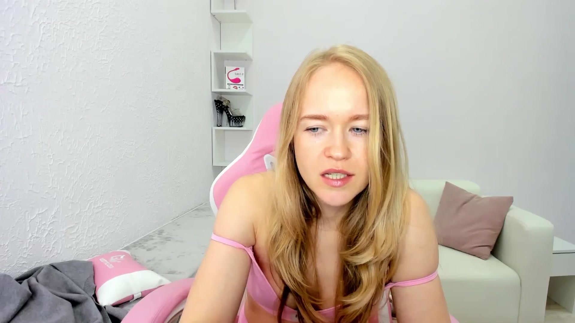 Gallery image thumbnail from Angel_Kristy's myfreecams stream on, 05/13/2025, 06:26 image 8 of 20