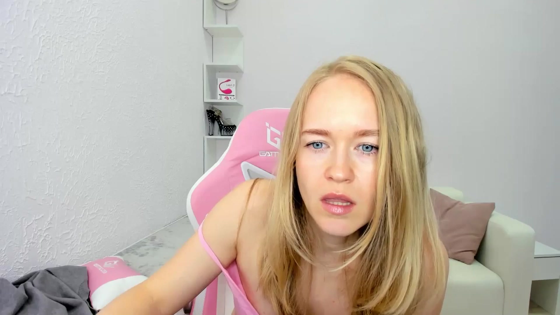 Gallery image thumbnail from Angel_Kristy's myfreecams stream on, 05/13/2025, 06:26 image 16 of 20
