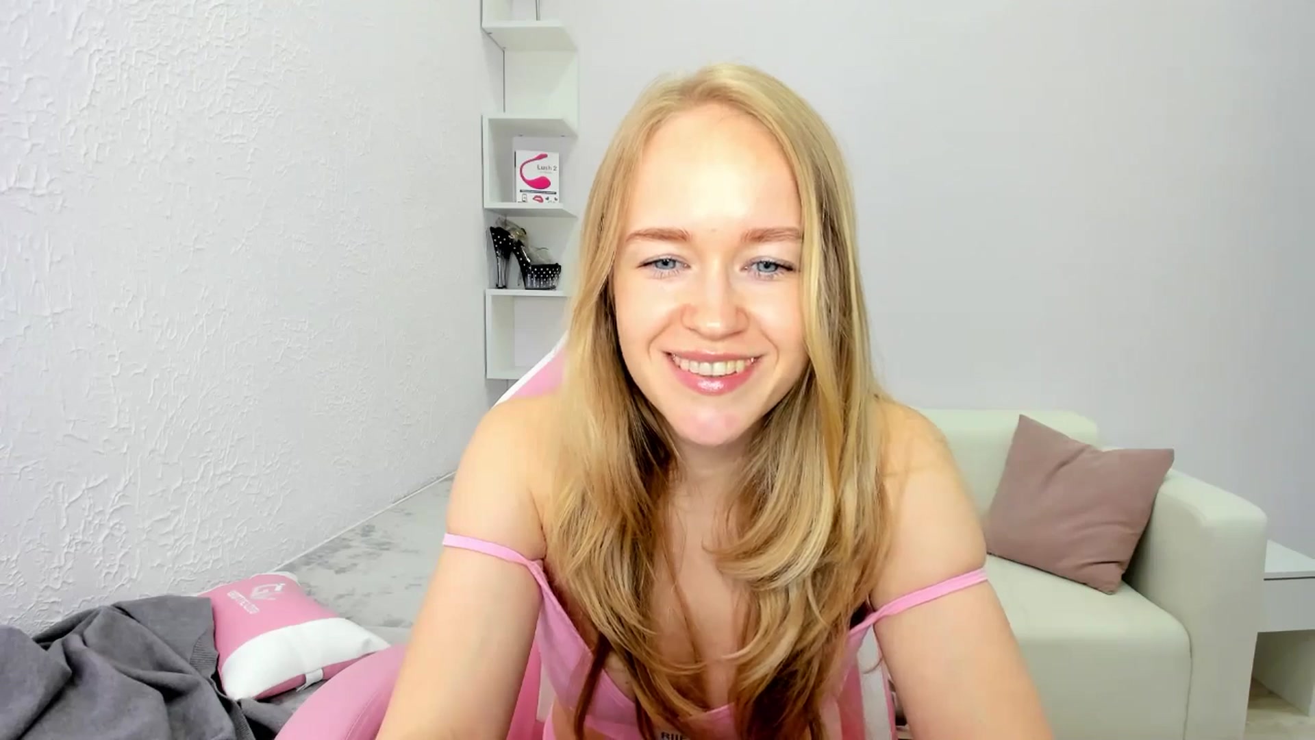 Gallery image thumbnail from Angel_Kristy's myfreecams stream on, 05/13/2025, 06:26 image 7 of 20