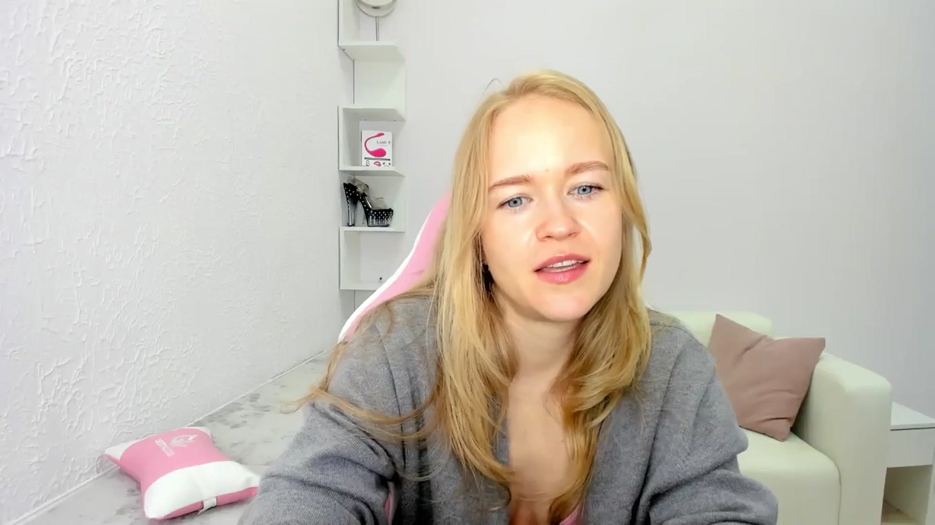 Gallery image thumbnail from Angel_Kristy's myfreecams stream on, 05/13/2025, 06:48 image 16 of 20