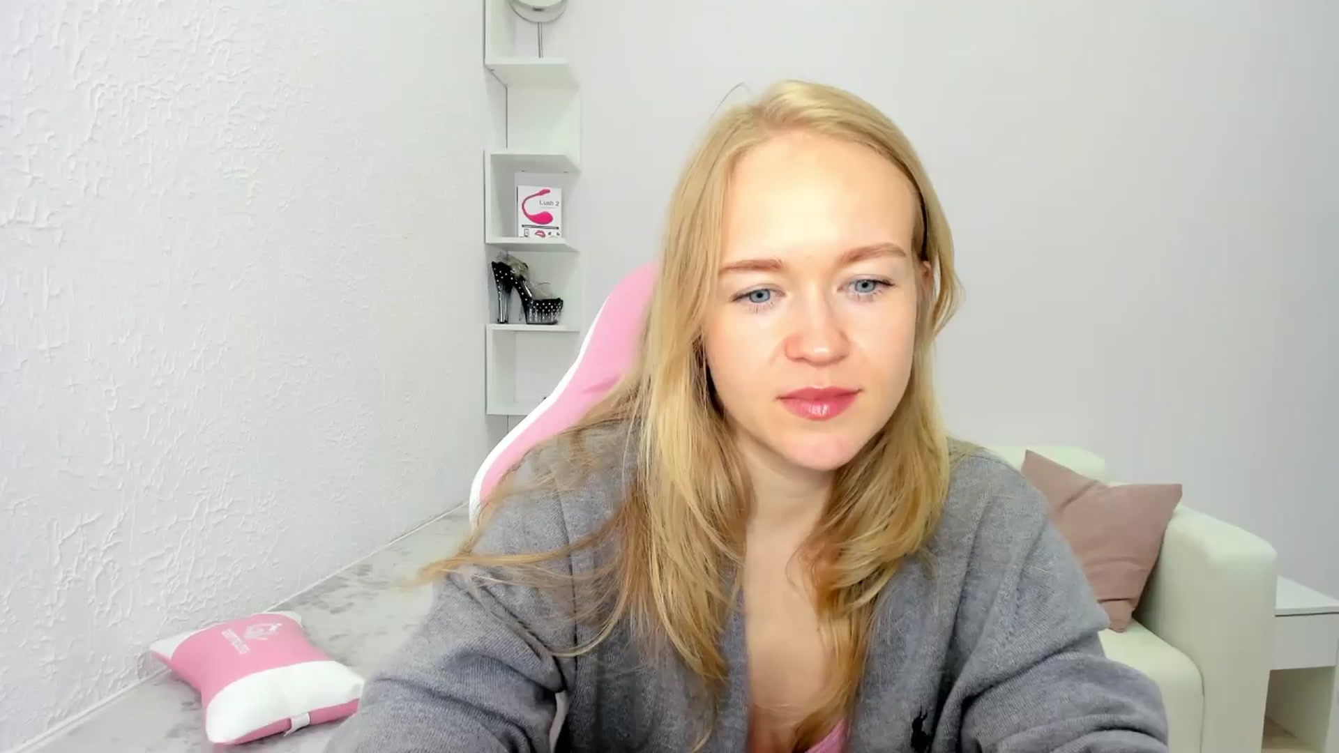Gallery image thumbnail from Angel_Kristy's myfreecams stream on, 05/13/2025, 06:48 image 12 of 20