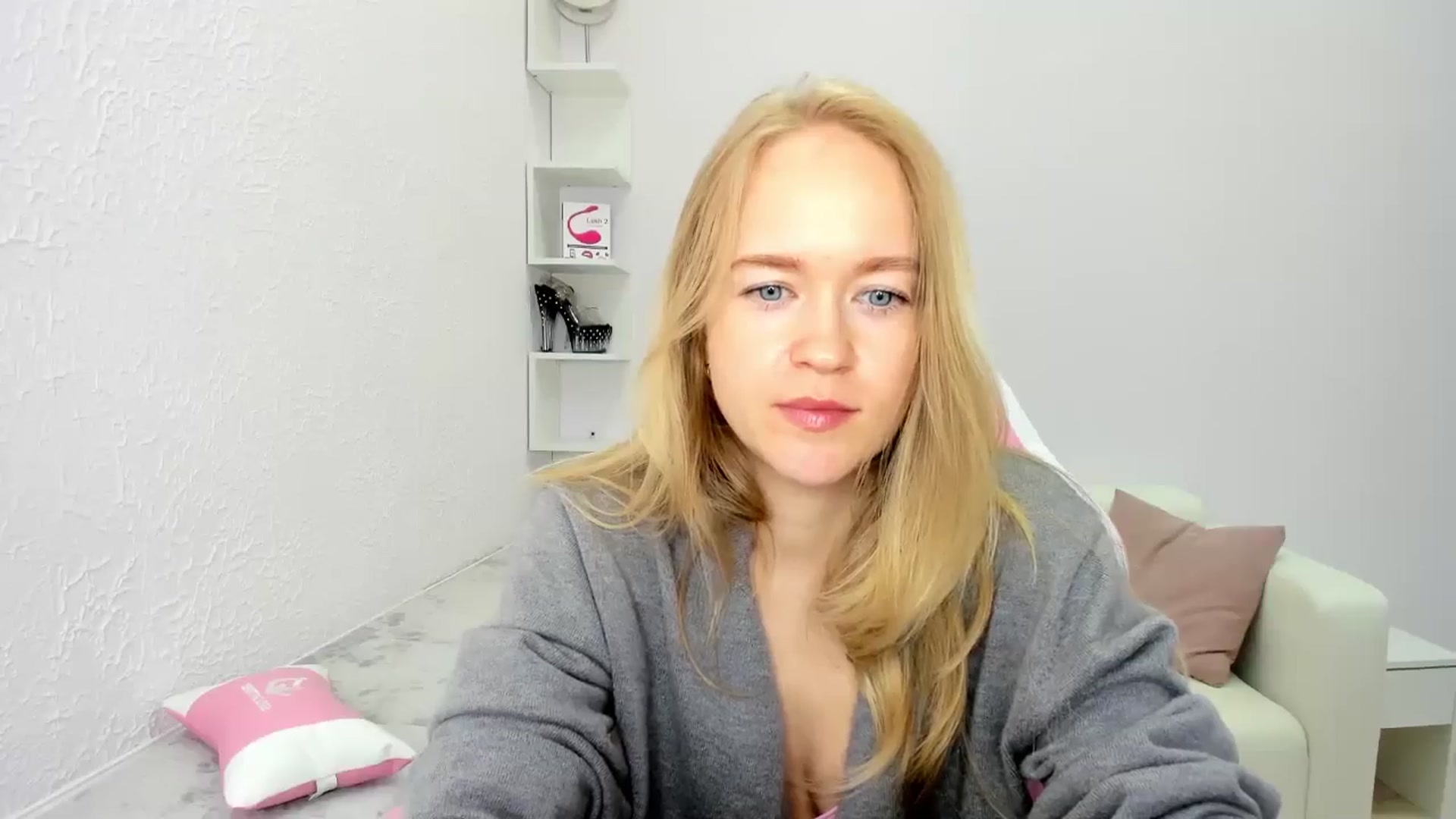 Gallery image thumbnail from Angel_Kristy's myfreecams stream on, 05/13/2025, 06:48 image 4 of 20