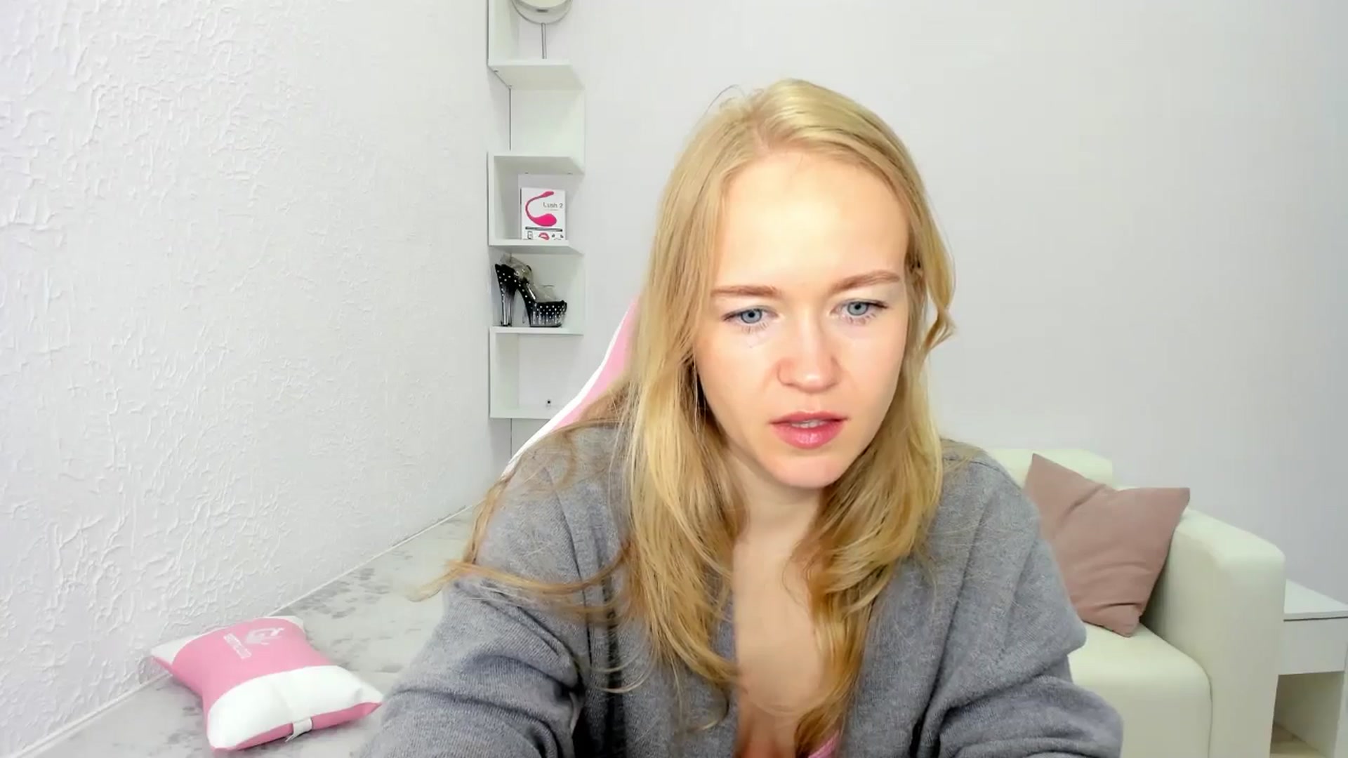 Gallery image thumbnail from Angel_Kristy's myfreecams stream on, 05/13/2025, 06:48 image 14 of 20