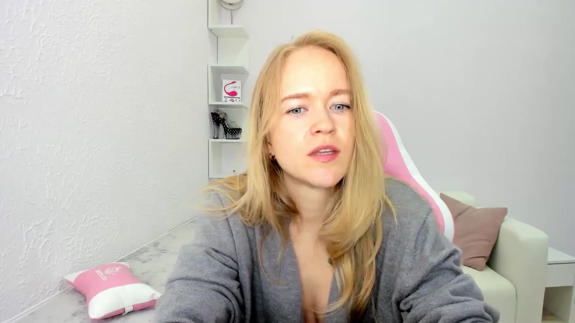 Gallery image thumbnail from Angel_Kristy's myfreecams stream on, 05/13/2025, 06:48 image 6 of 20