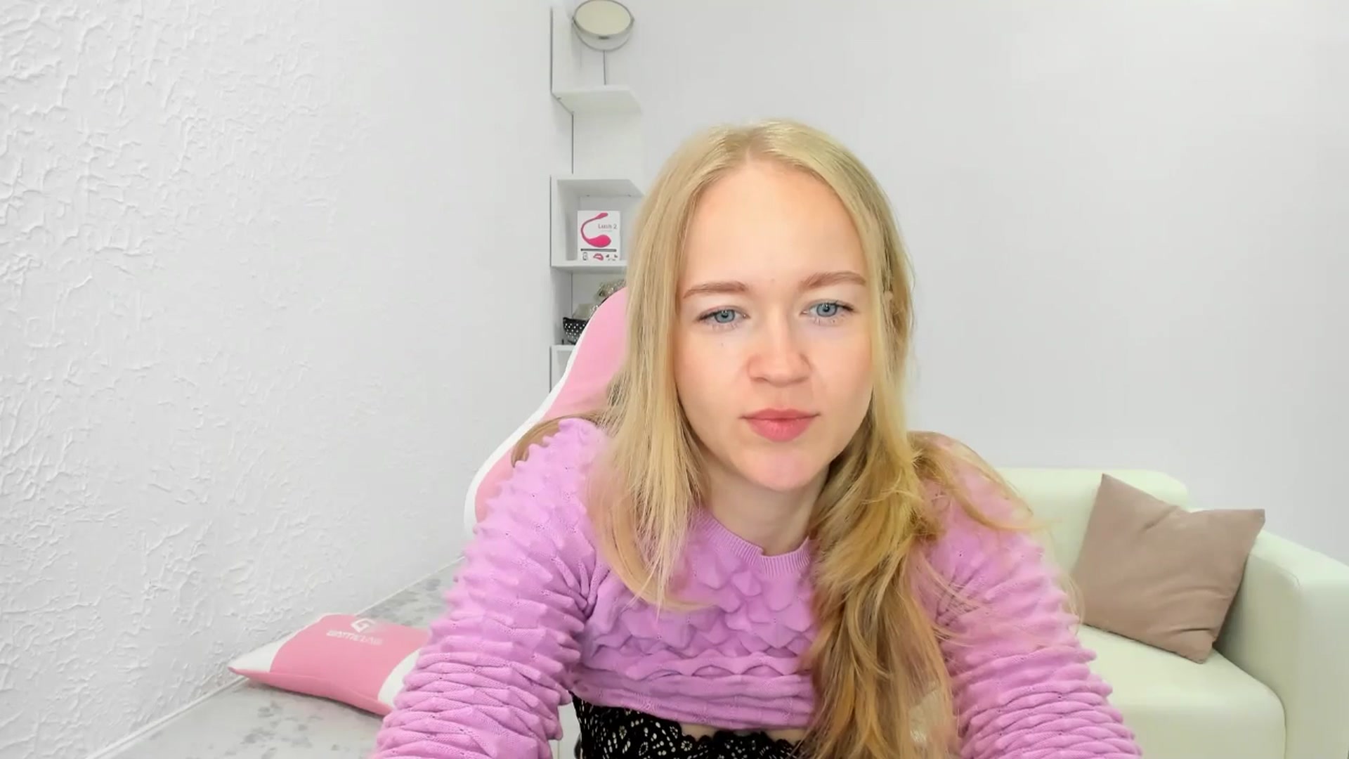 Gallery image thumbnail from Angel_Kristy's myfreecams stream on, 05/16/2025, 01:48 image 16 of 20