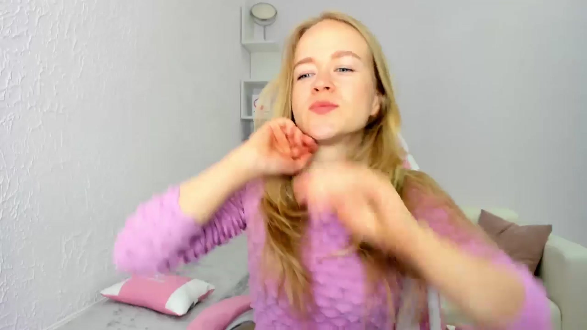 Gallery image thumbnail from Angel_Kristy's myfreecams stream on, 05/16/2025, 01:48 image 10 of 20