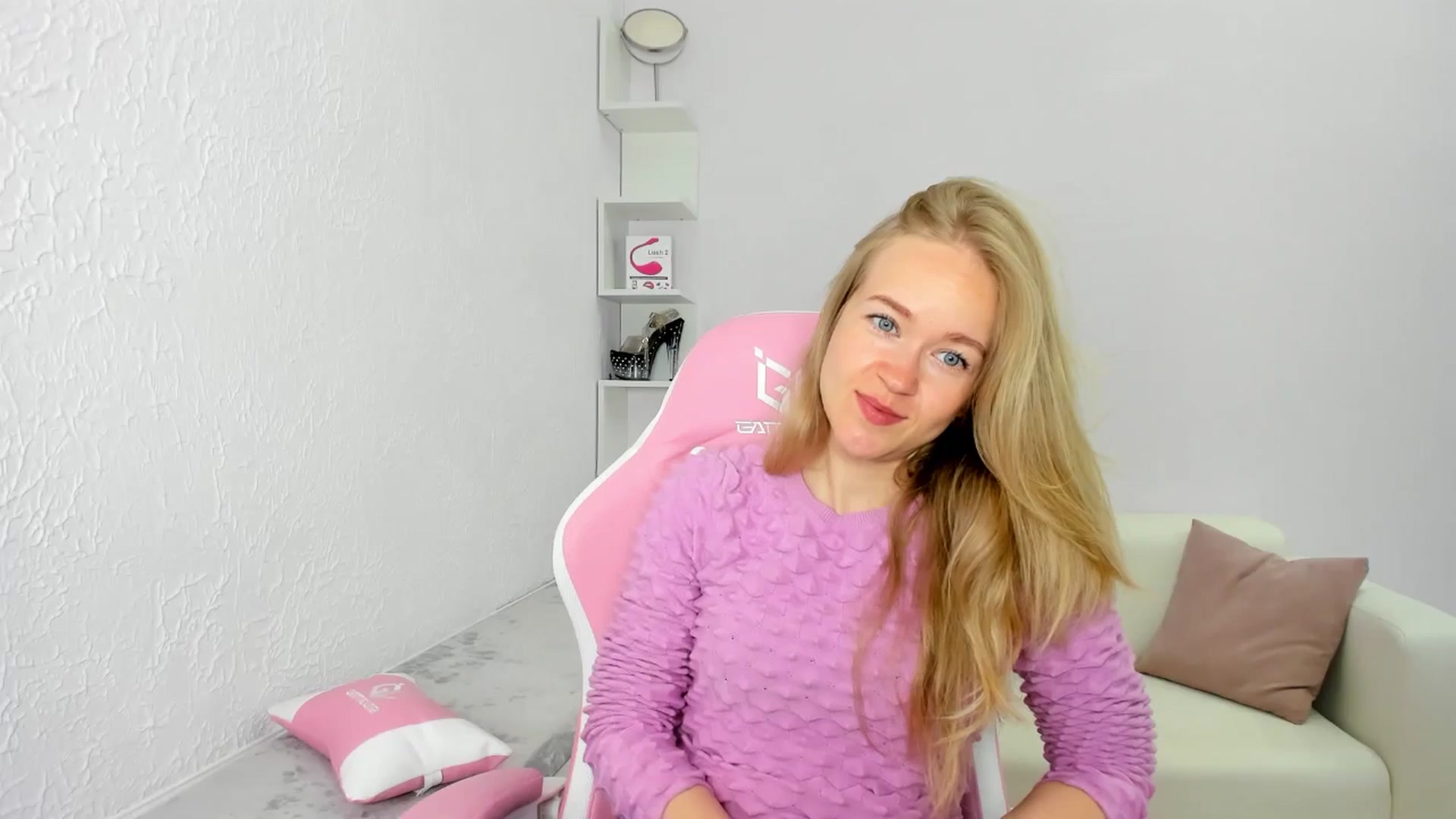 Gallery image thumbnail from Angel_Kristy's myfreecams stream on, 05/16/2025, 01:48 image 5 of 20