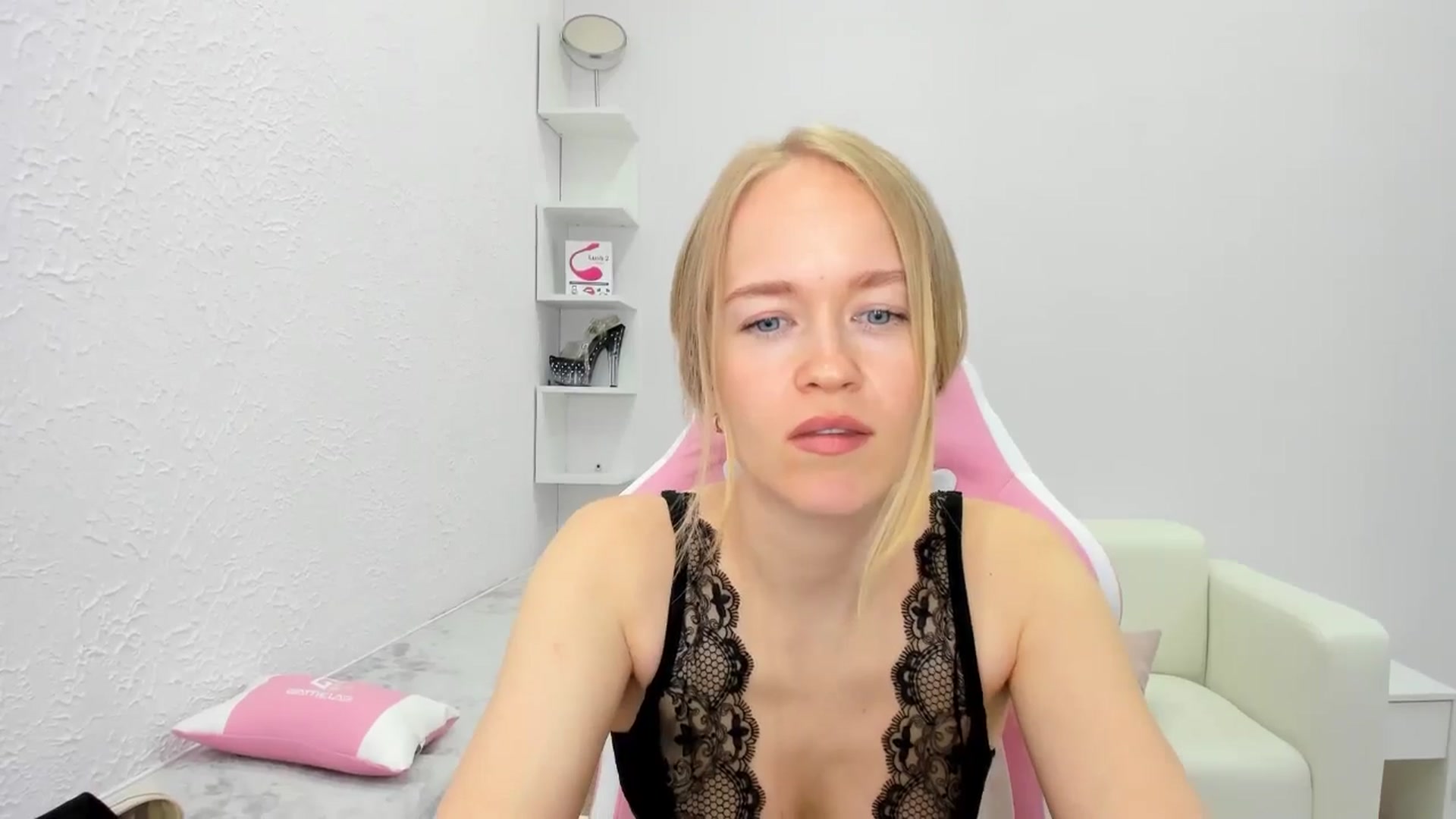 Gallery image thumbnail from Angel_Kristy's myfreecams stream on, 05/16/2025, 05:26 image 9 of 20