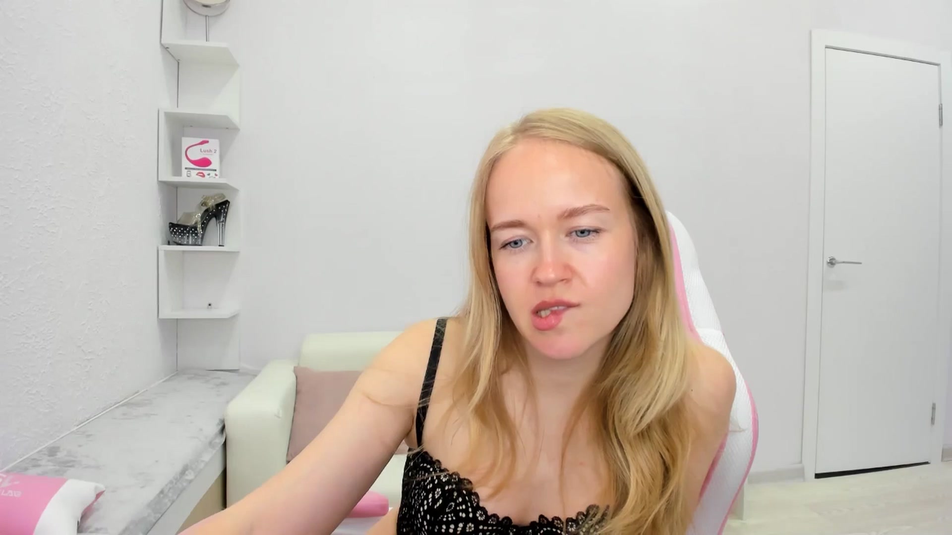 Gallery image thumbnail from Angel_Kristy's myfreecams stream on, 05/16/2025, 06:59 image 20 of 20