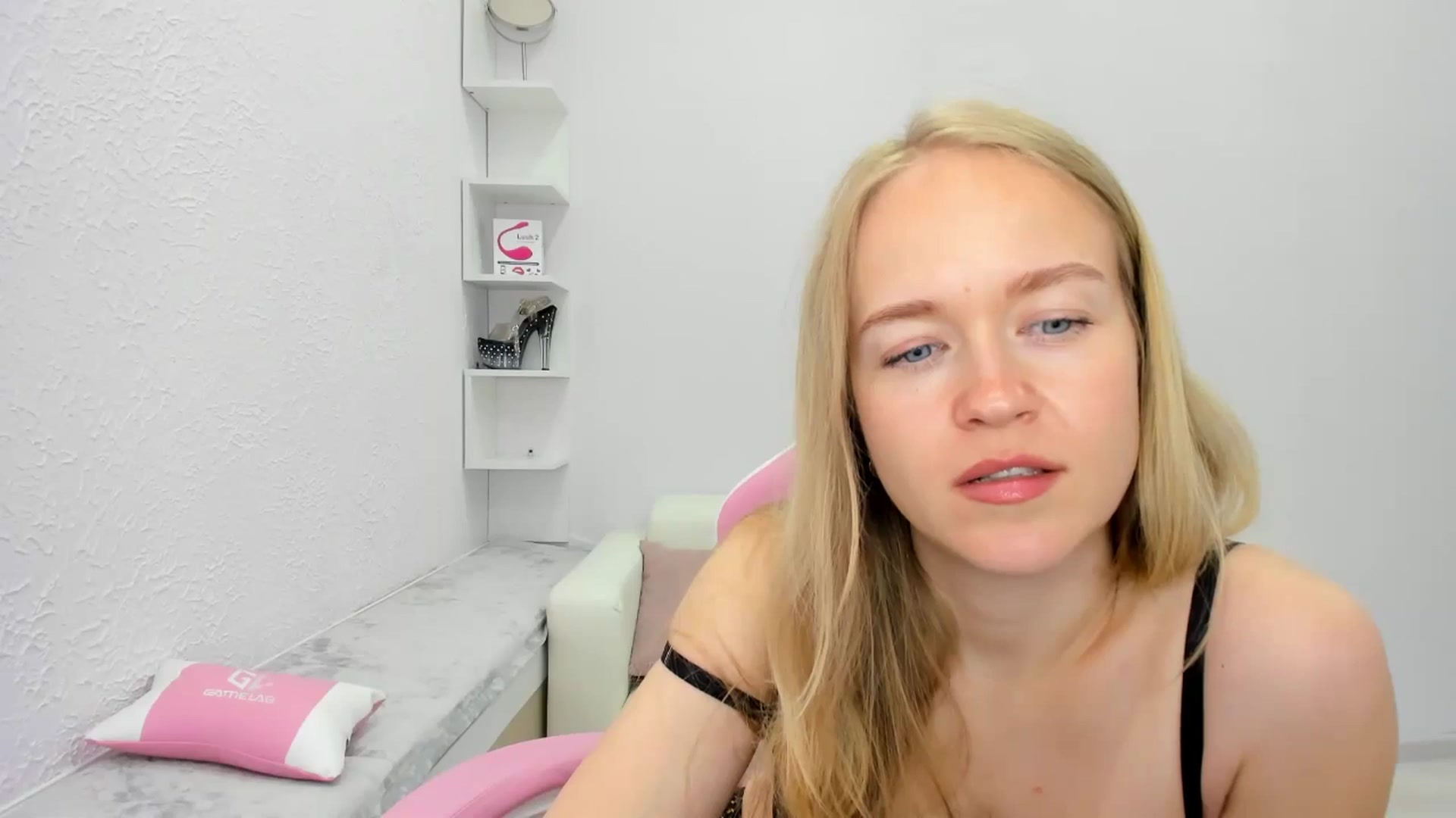 Gallery image thumbnail from Angel_Kristy's myfreecams stream on, 05/16/2025, 06:59 image 5 of 20