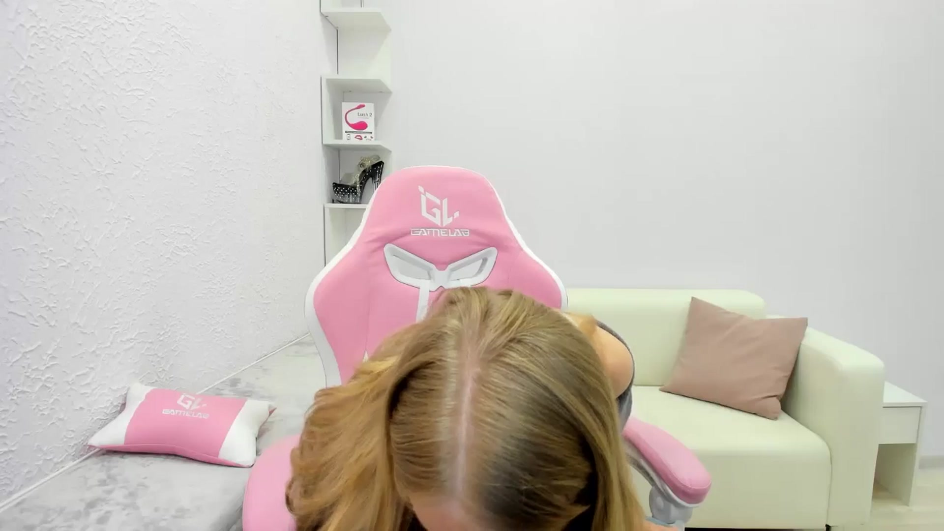 Gallery image thumbnail from Angel_Kristy's myfreecams stream on, 05/17/2025, 02:38 image 5 of 20