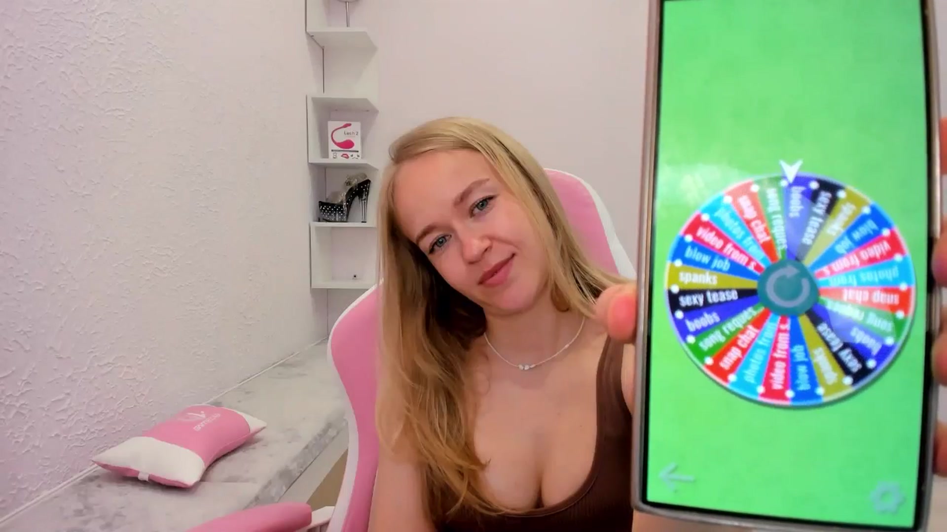 Gallery image thumbnail from Angel_Kristy's myfreecams stream on, 05/18/2025, 02:36 image 15 of 20