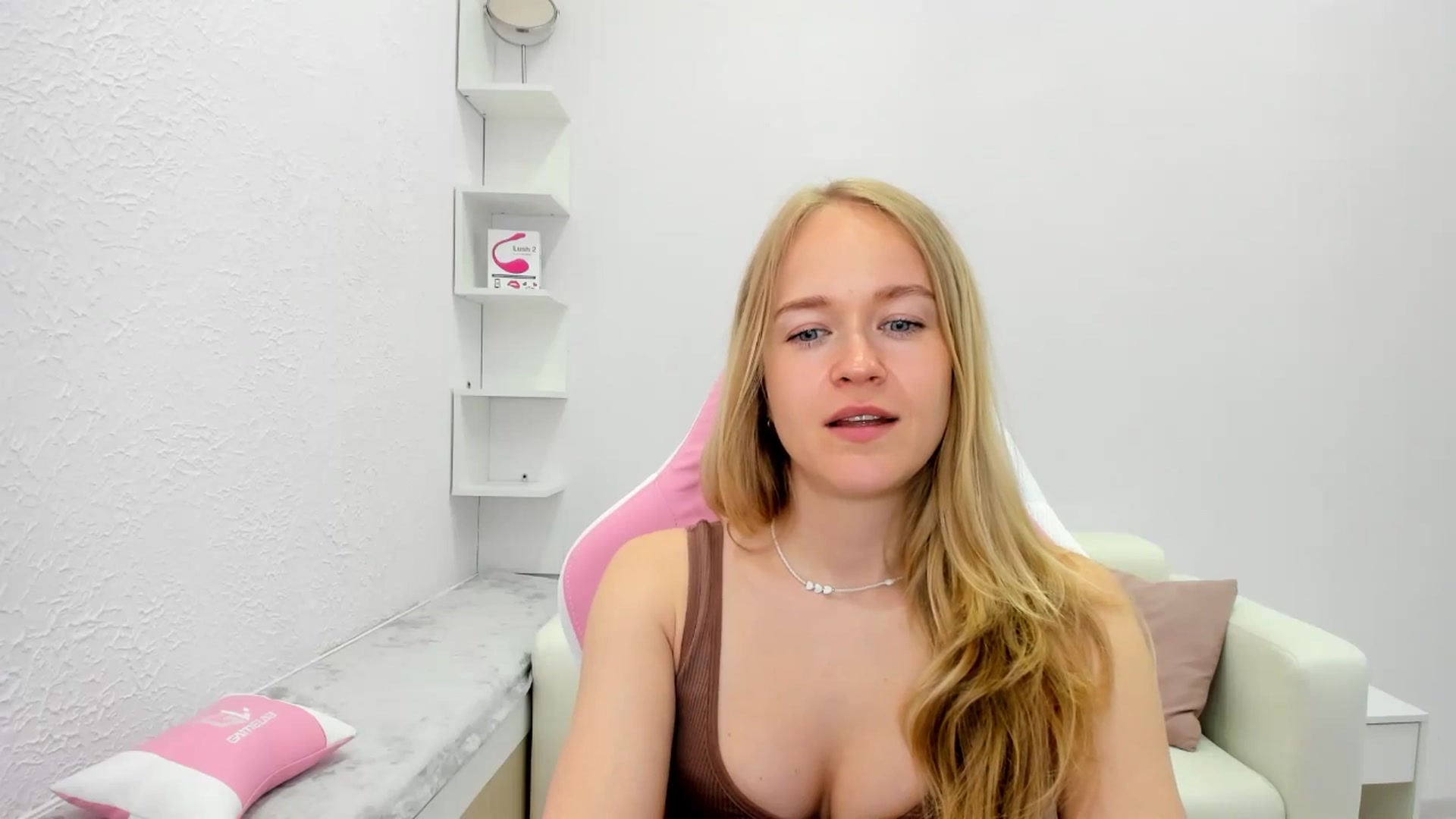 Gallery image thumbnail from Angel_Kristy's myfreecams stream on, 05/18/2025, 05:34 image 5 of 20