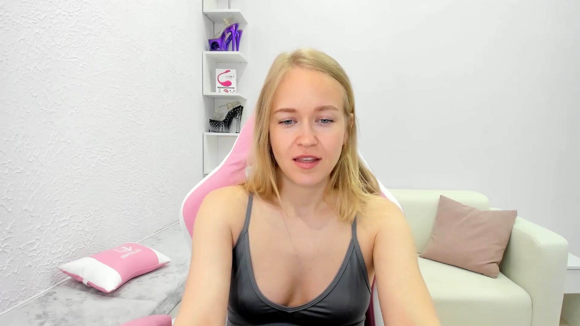 Gallery image thumbnail from Angel_Kristy's myfreecams stream on, 05/22/2025, 02:16 image 10 of 20