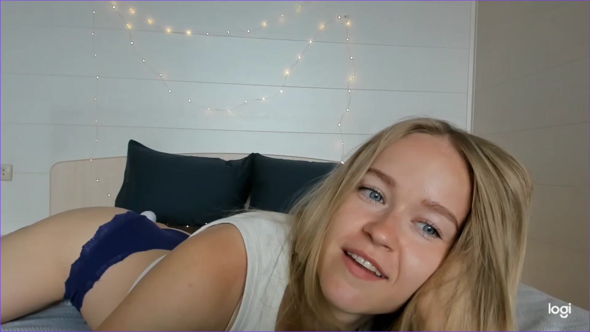 Gallery image thumbnail from Angel_Kristy's myfreecams stream on, 07/07/2025, 03:11 image 4 of 20