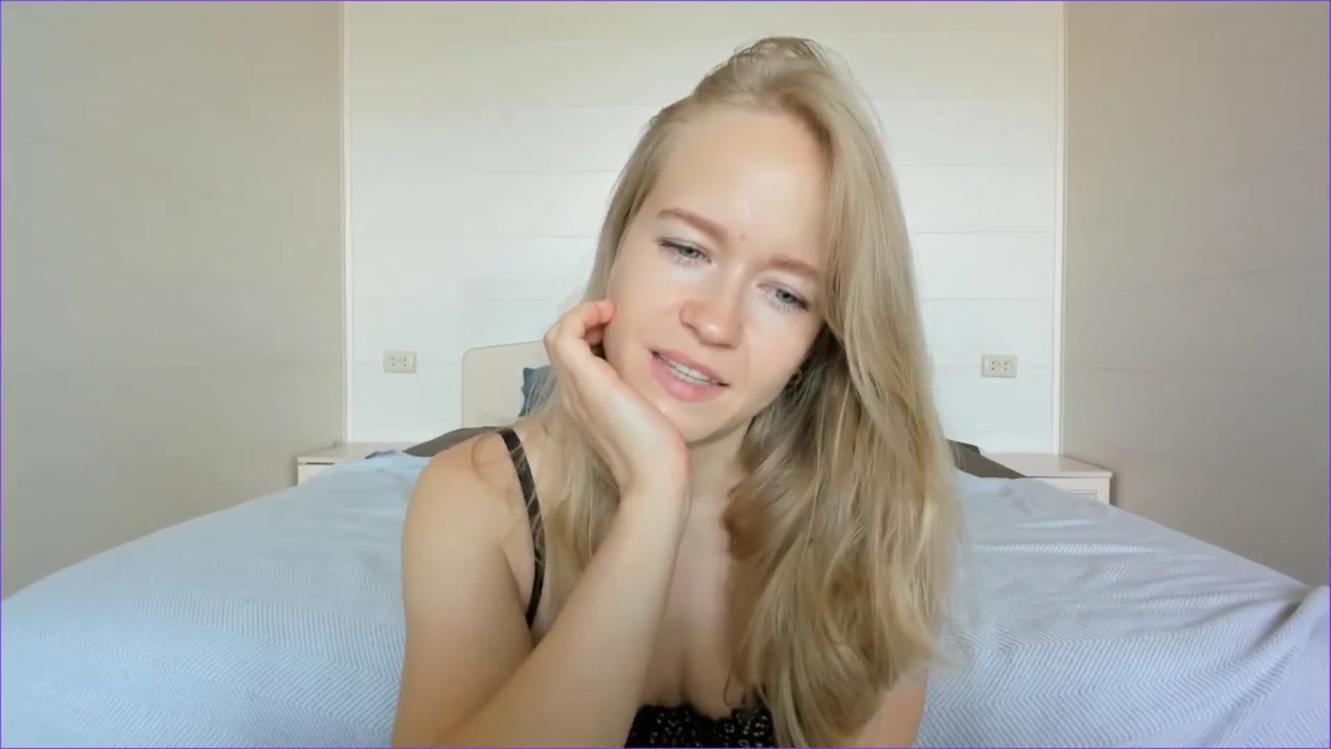 Gallery image thumbnail from Angel_Kristy's myfreecams stream on, 07/17/2025, 06:29 image 18 of 20