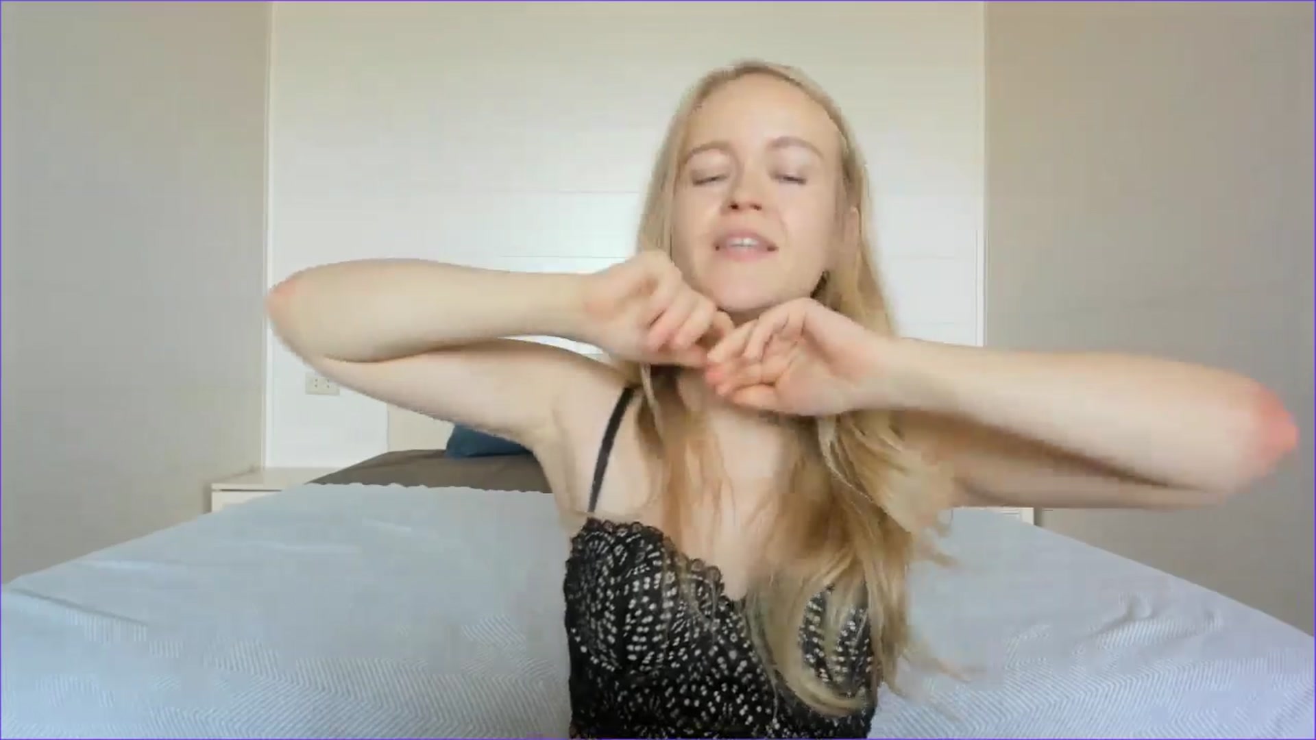 Gallery image thumbnail from Angel_Kristy's myfreecams stream on, 07/17/2025, 06:29 image 4 of 20