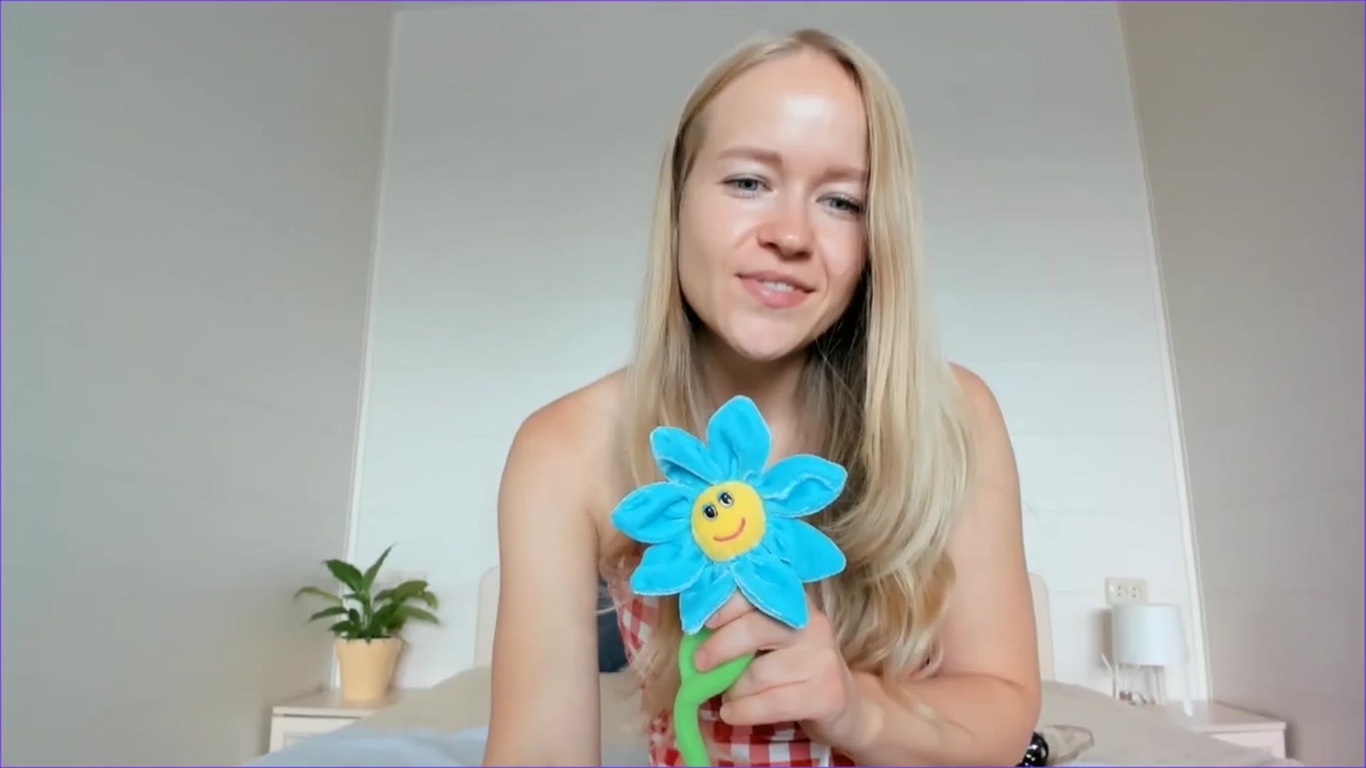 Gallery image thumbnail from Angel_Kristy's myfreecams stream on, 08/04/2025, 07:25 image 9 of 20