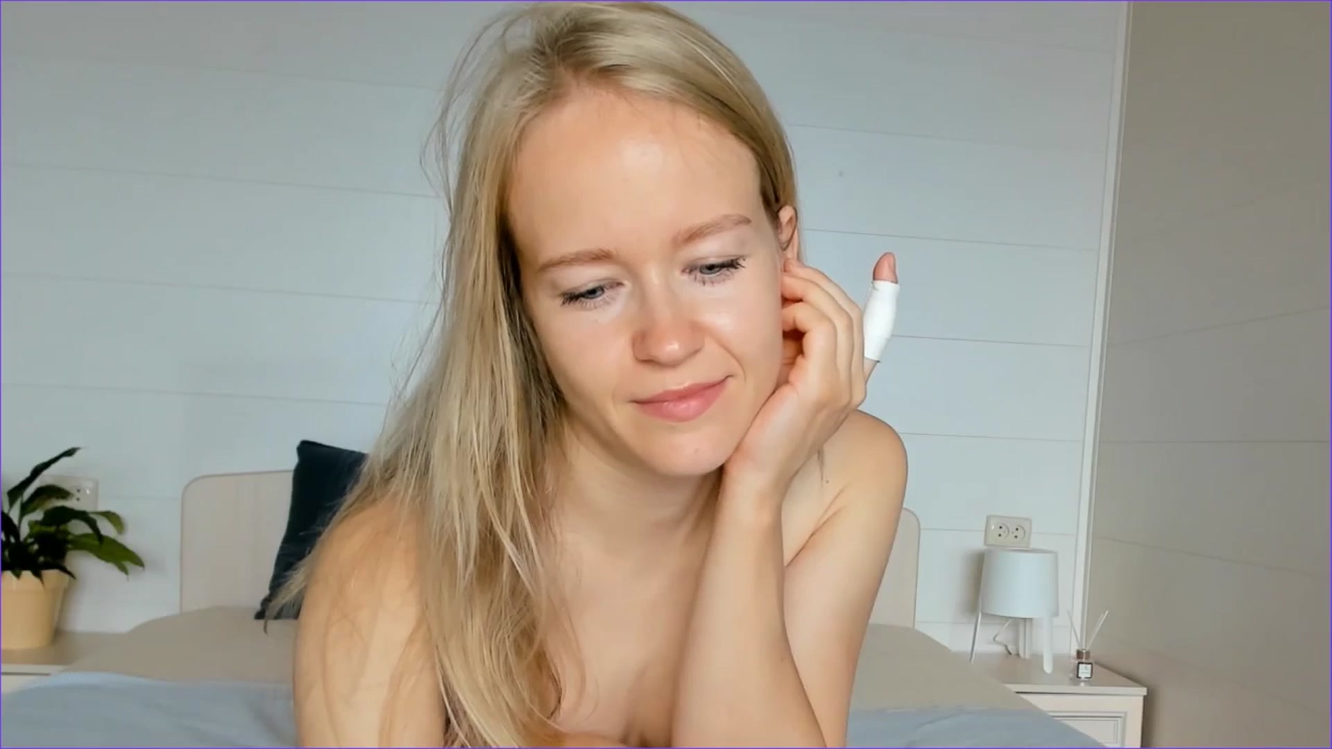 Gallery image thumbnail from Angel_Kristy's myfreecams stream on, 08/18/2025, 02:50 image 2 of 20