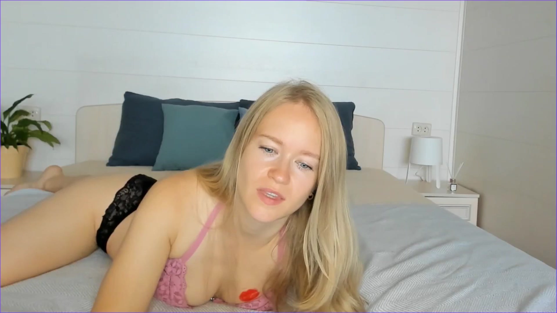 Gallery image thumbnail from Angel_Kristy's myfreecams stream on, 08/18/2025, 02:50 image 19 of 20