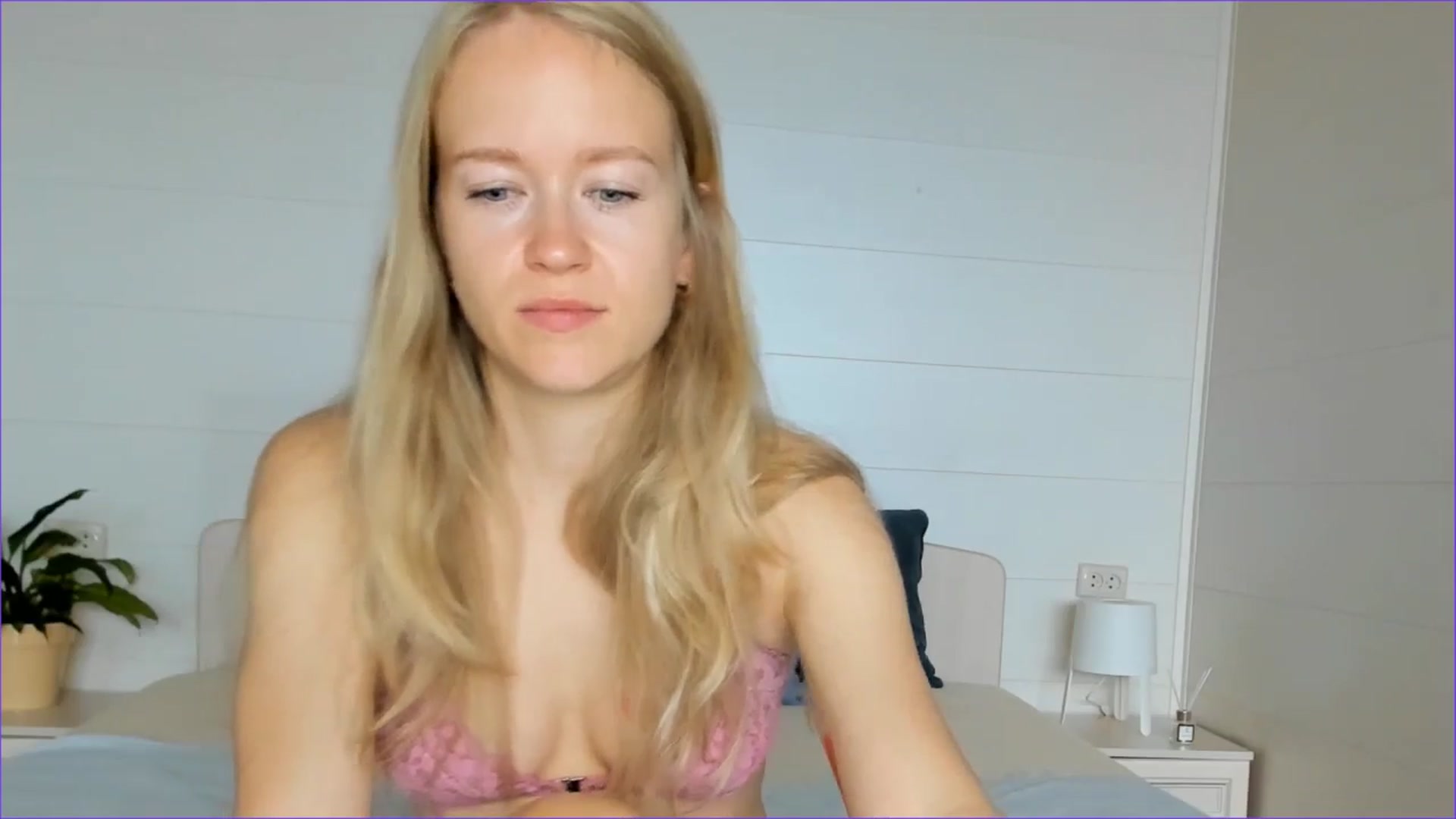Gallery image thumbnail from Angel_Kristy's myfreecams stream on, 08/18/2025, 02:50 image 12 of 20