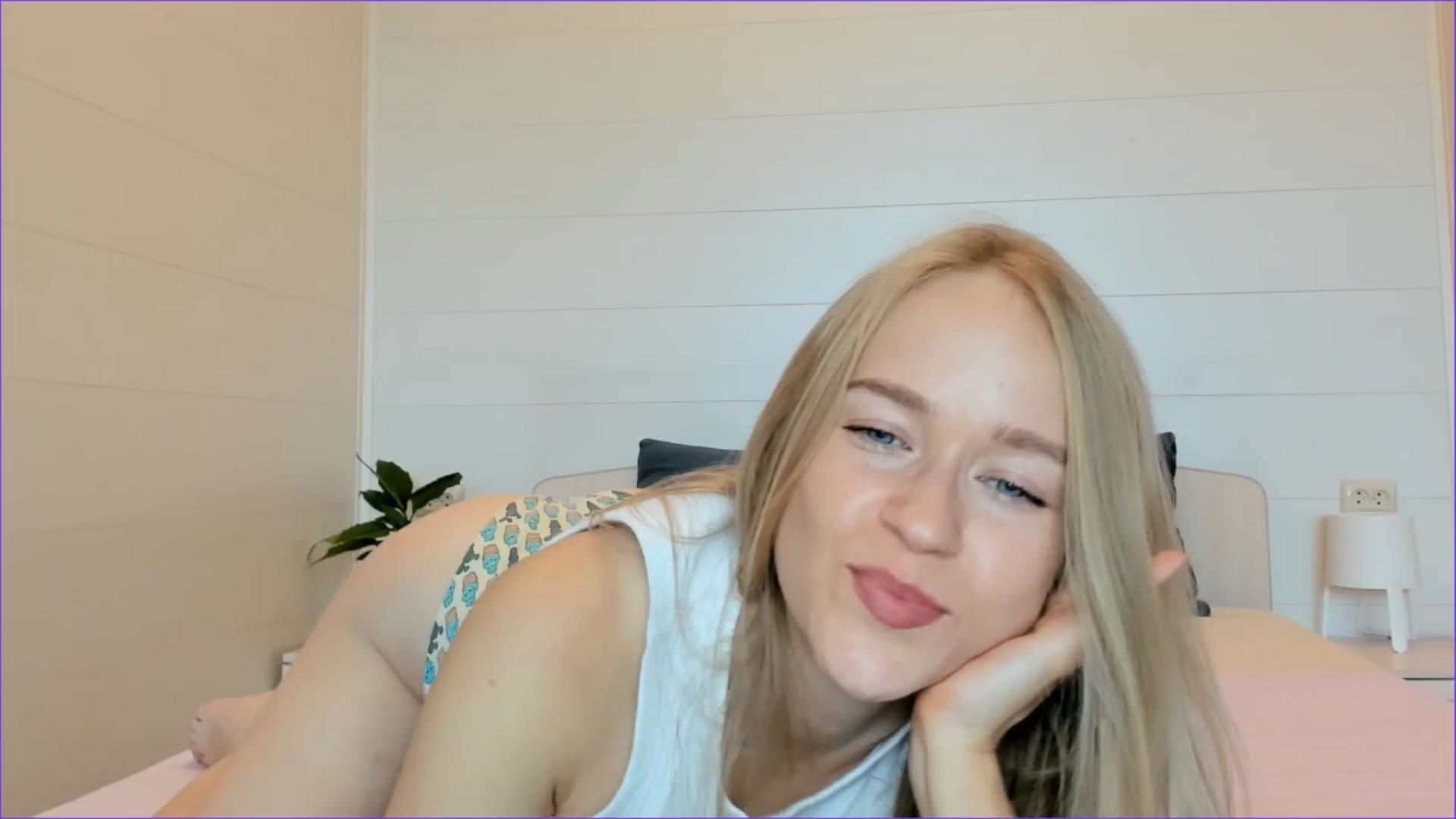 Gallery image thumbnail from Angel_Kristy's myfreecams stream on, 09/06/2025, 01:32 image 15 of 20
