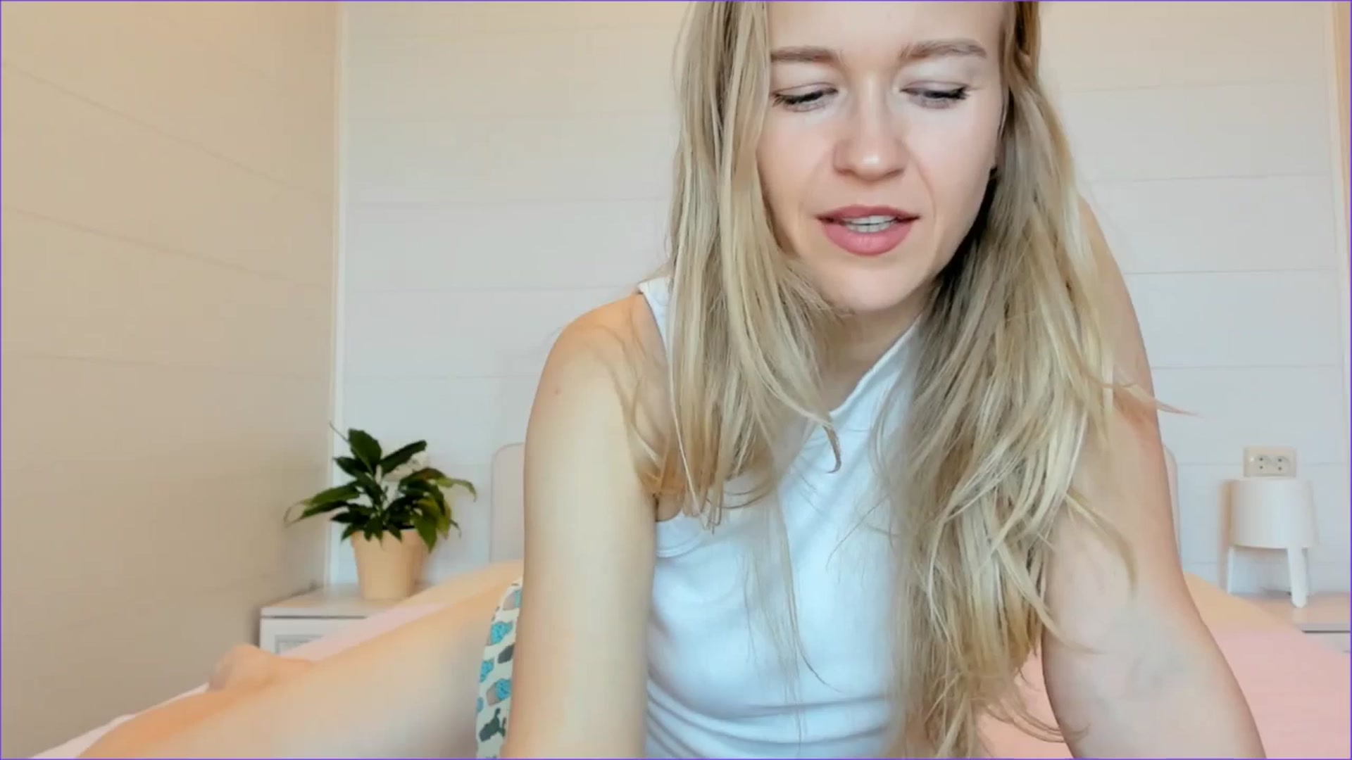 Gallery image thumbnail from Angel_Kristy's myfreecams stream on, 09/06/2025, 01:32 image 17 of 20