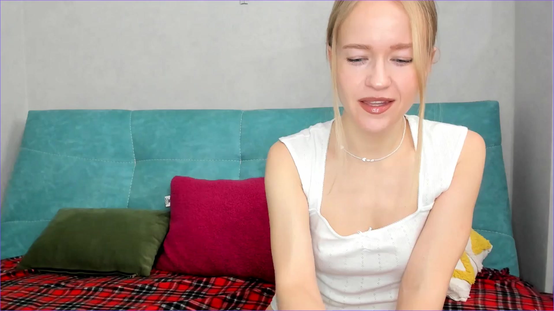 Gallery image thumbnail from Angel_Kristy's myfreecams stream on, 12/30/2025, 04:01 image 3 of 20
