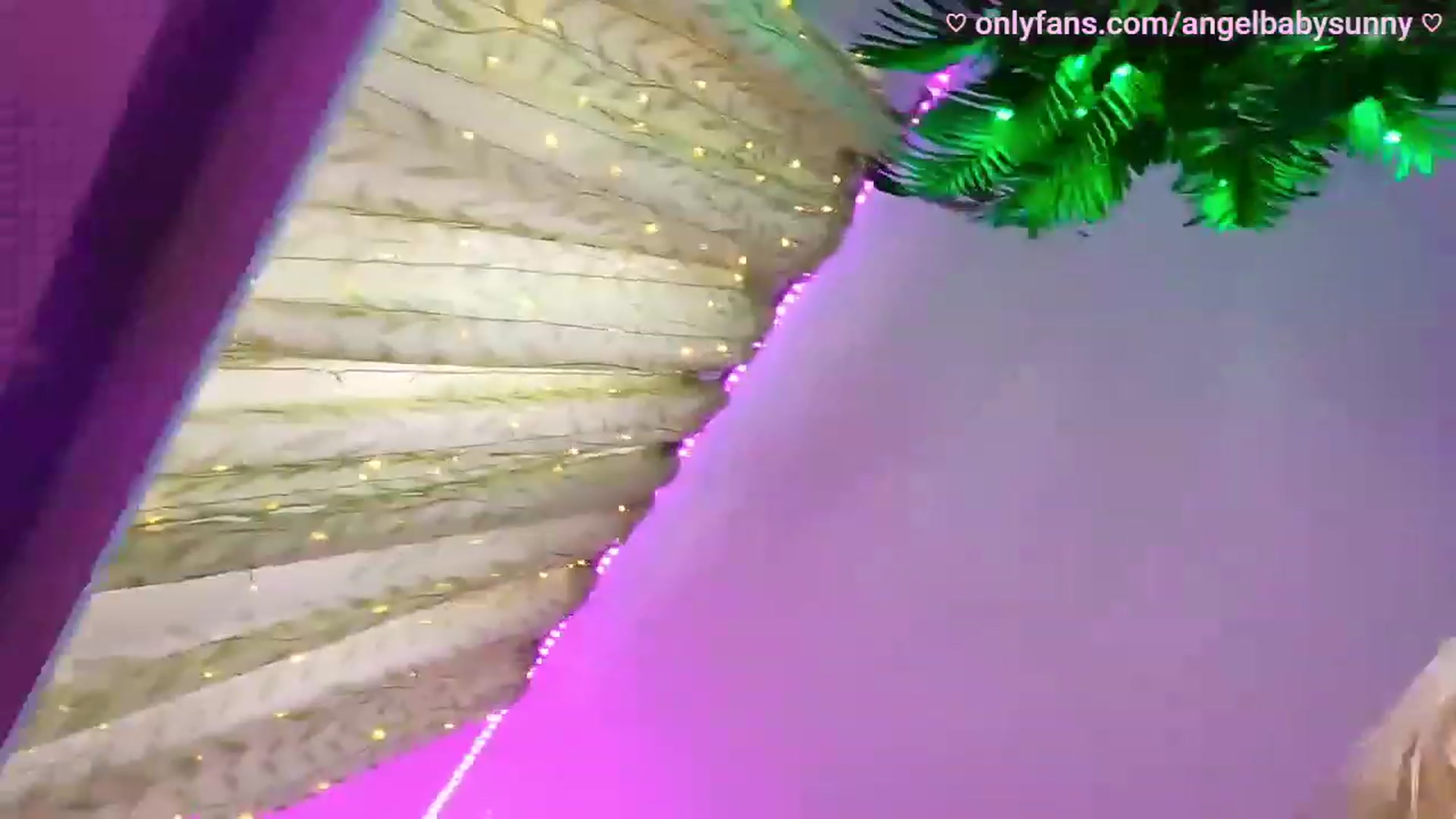 Gallery image thumbnail from Angel_Sunny's myfreecams stream on, 11/17/2022, 21:00 image 4 of 20