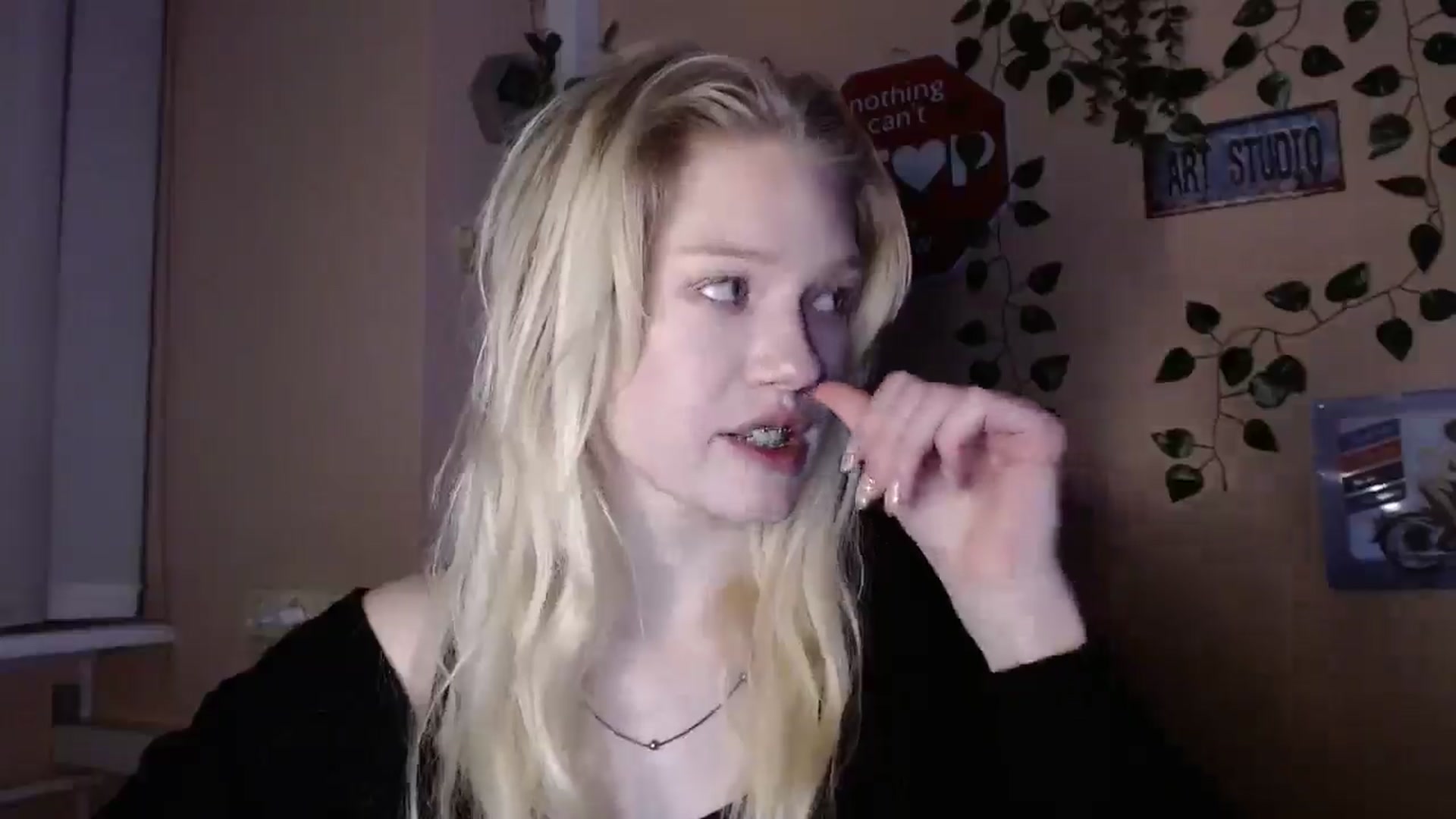 Gallery image thumbnail from Angel_baby's myfreecams stream on, 01/13/2026, 19:25 image 17 of 20