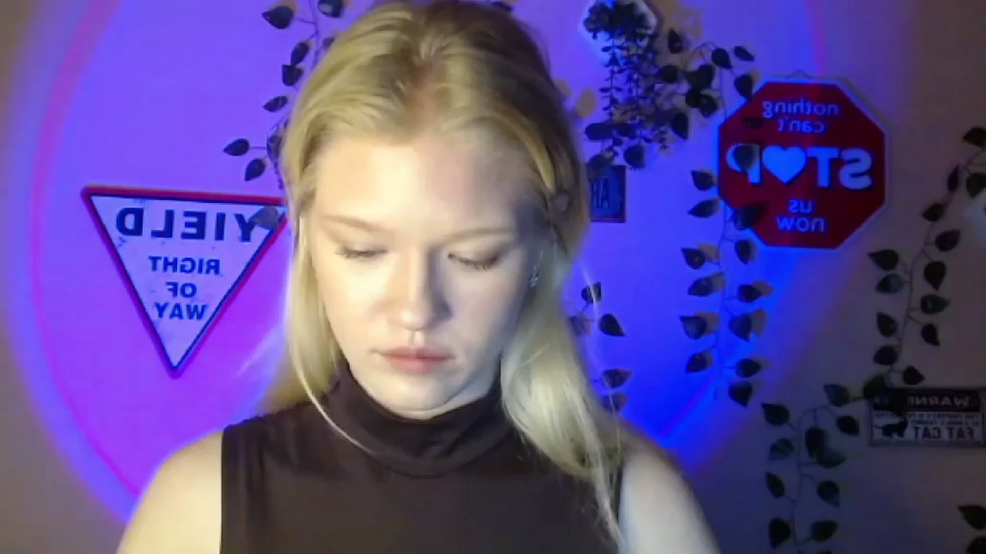 Gallery image thumbnail from Angel_baby's myfreecams stream on, 02/15/2026, 16:10 image 17 of 20