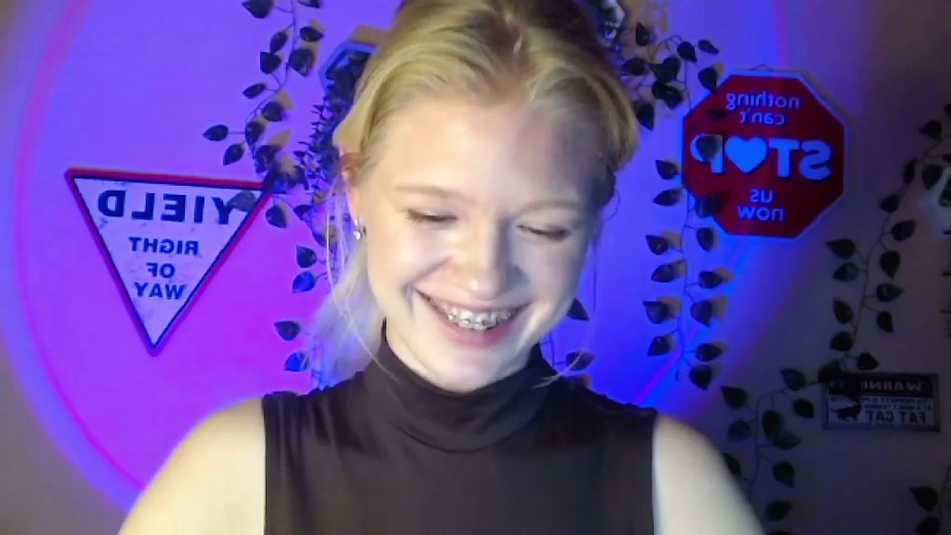 Gallery image thumbnail from Angel_baby's myfreecams stream on, 02/15/2026, 17:51 image 18 of 20