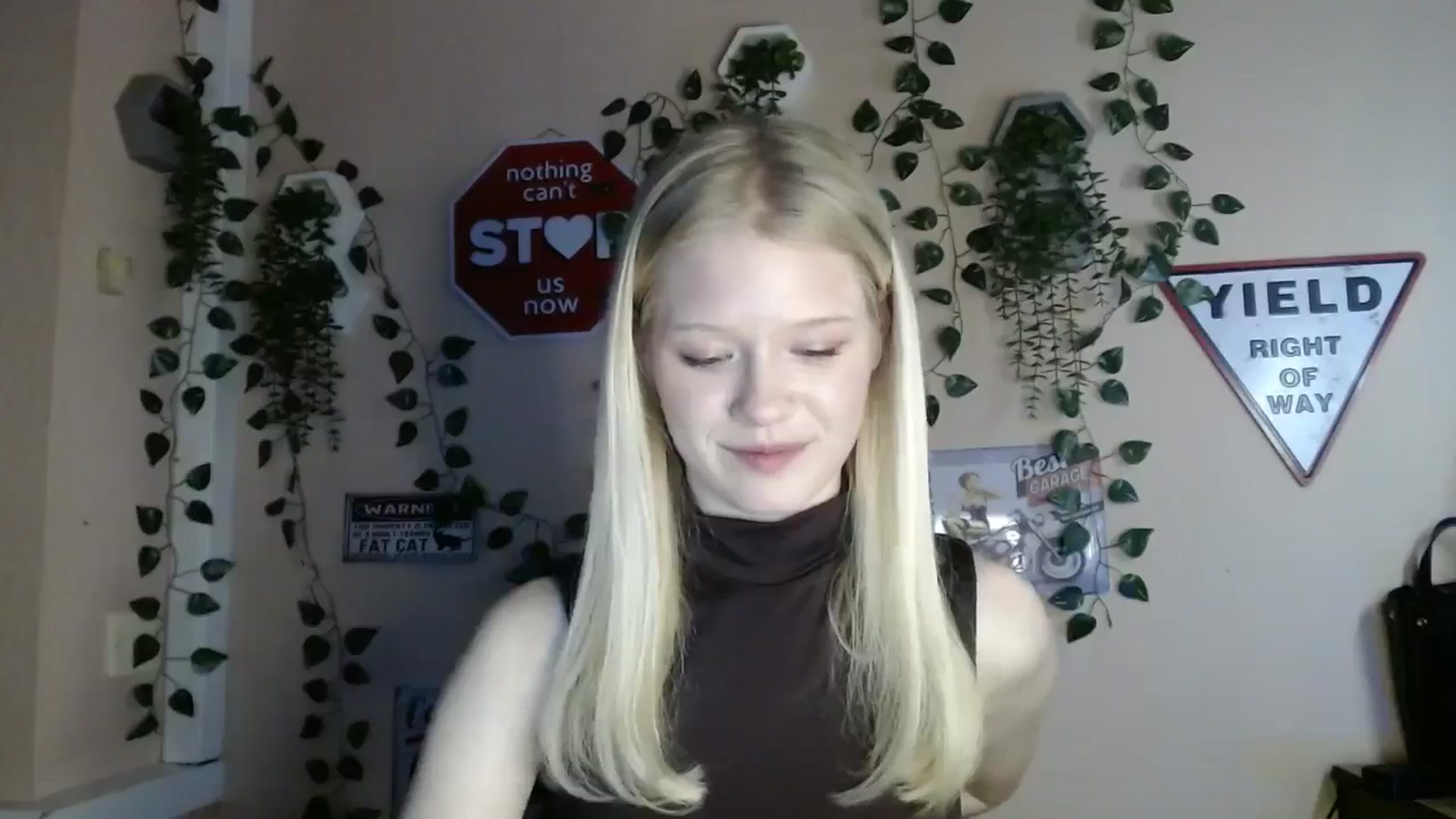 Gallery image thumbnail from Angel_baby's myfreecams stream on, 03/17/2026, 17:04 image 6 of 20