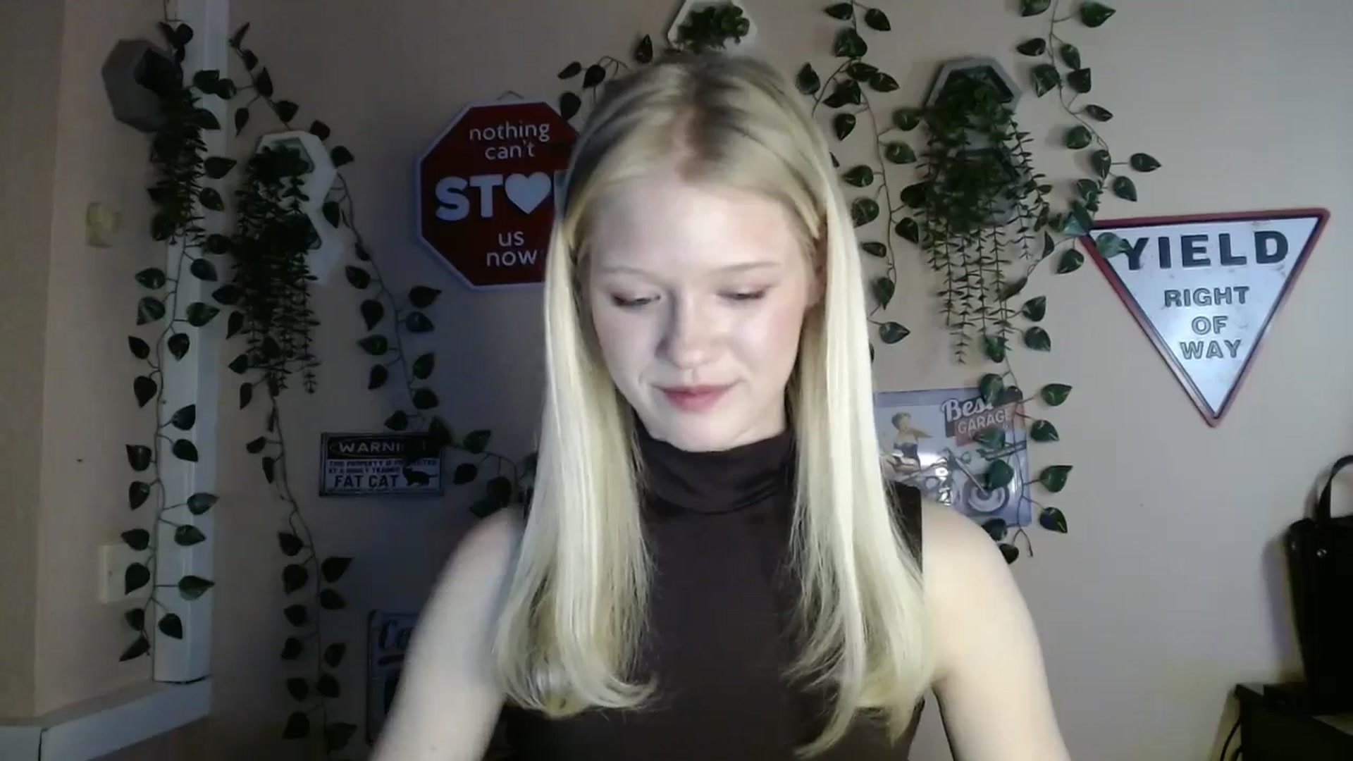 Gallery image thumbnail from Angel_baby's myfreecams stream on, 03/17/2026, 17:04 image 16 of 20
