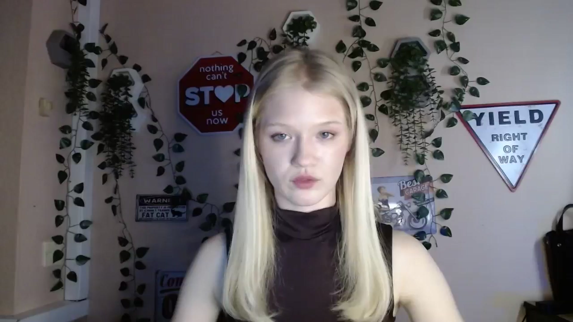 Gallery image thumbnail from Angel_baby's myfreecams stream on, 03/17/2026, 17:04 image 10 of 20