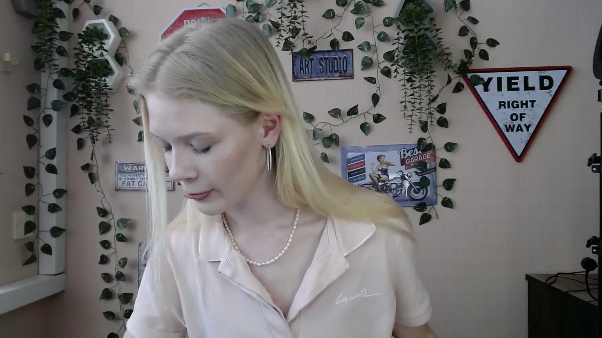 Gallery image thumbnail from Angel_baby's myfreecams stream on, 03/25/2026, 15:23 image 13 of 20