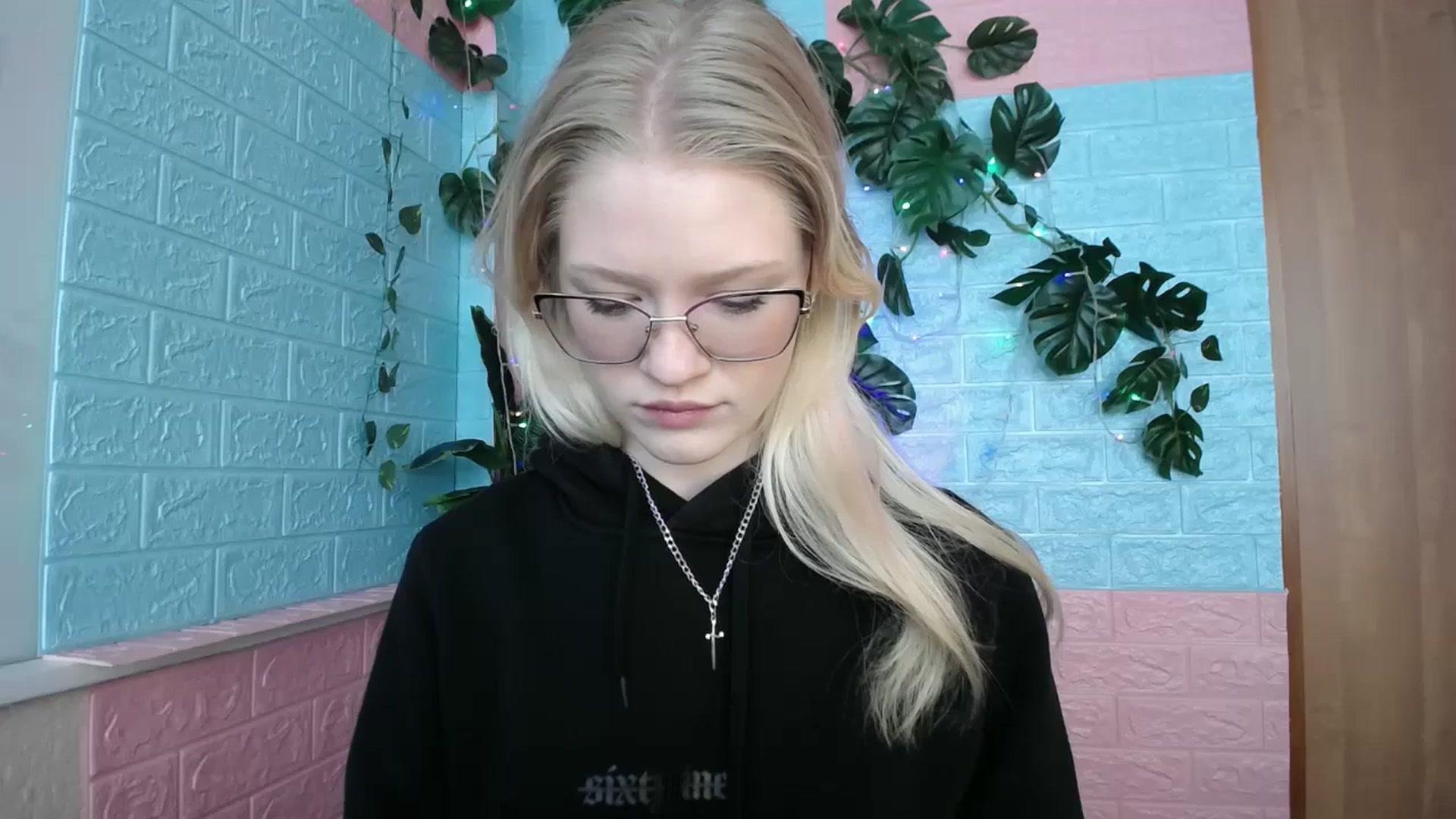 Gallery image thumbnail from Angel_baby's myfreecams stream on, 04/07/2026, 12:38 image 11 of 20